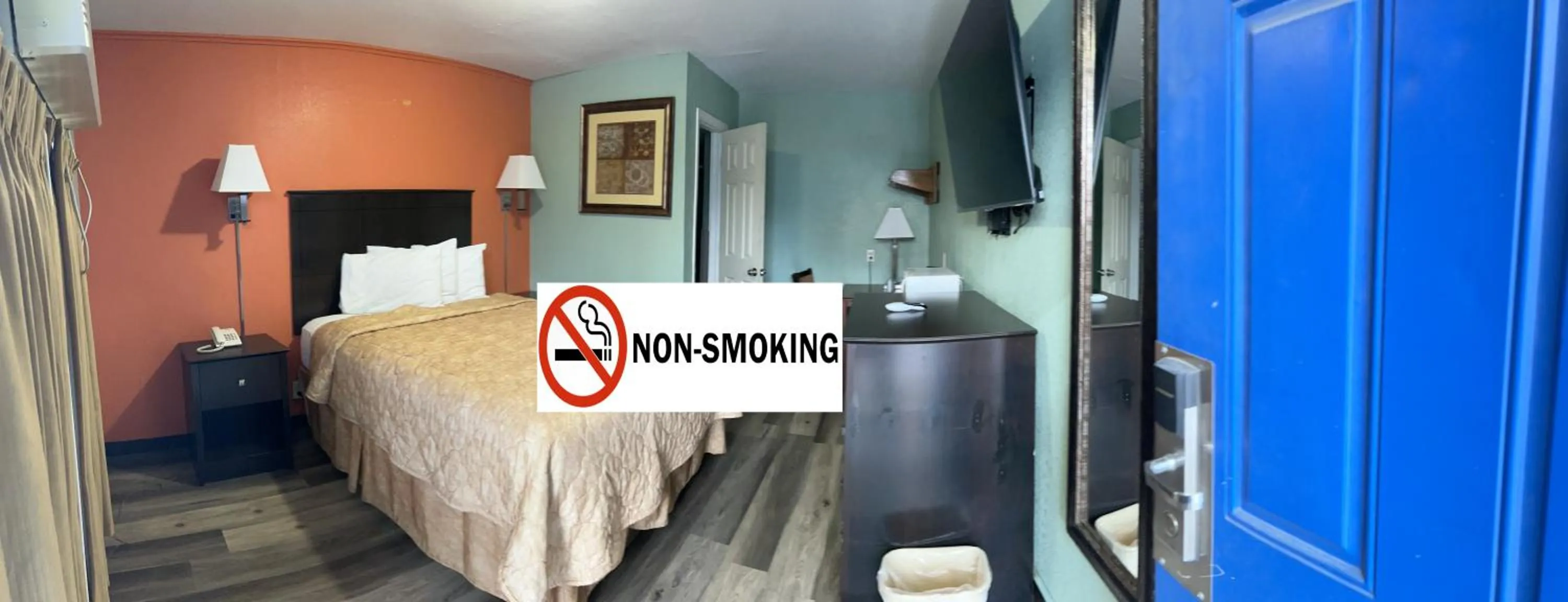 Queen Studio in Town & Country Motel