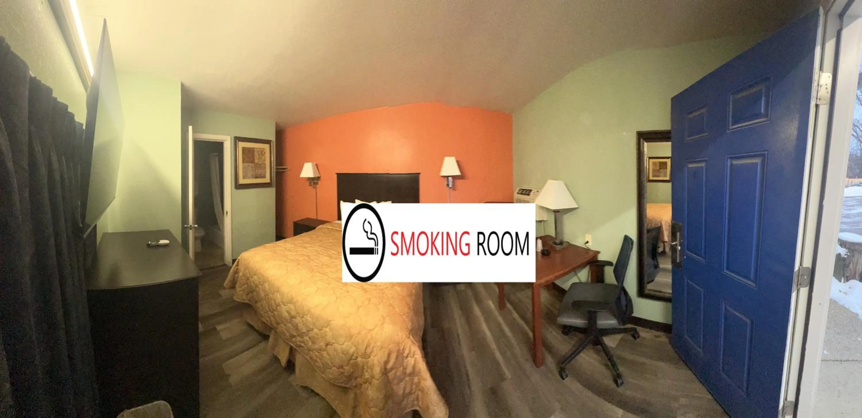 Standard Queen Room in Town & Country Motel