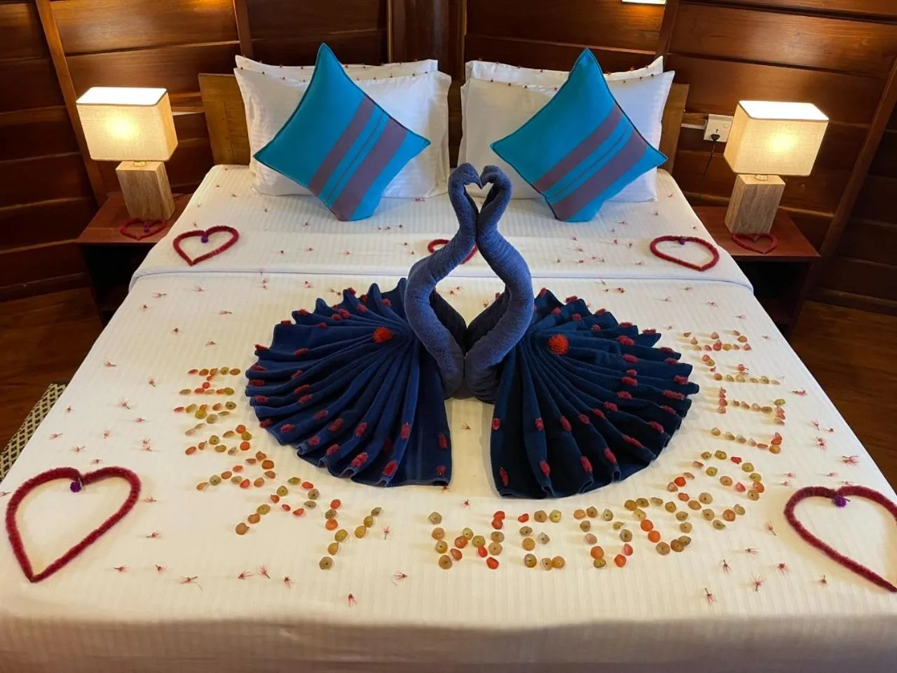 Bed in Rockside Cabanas Hotel