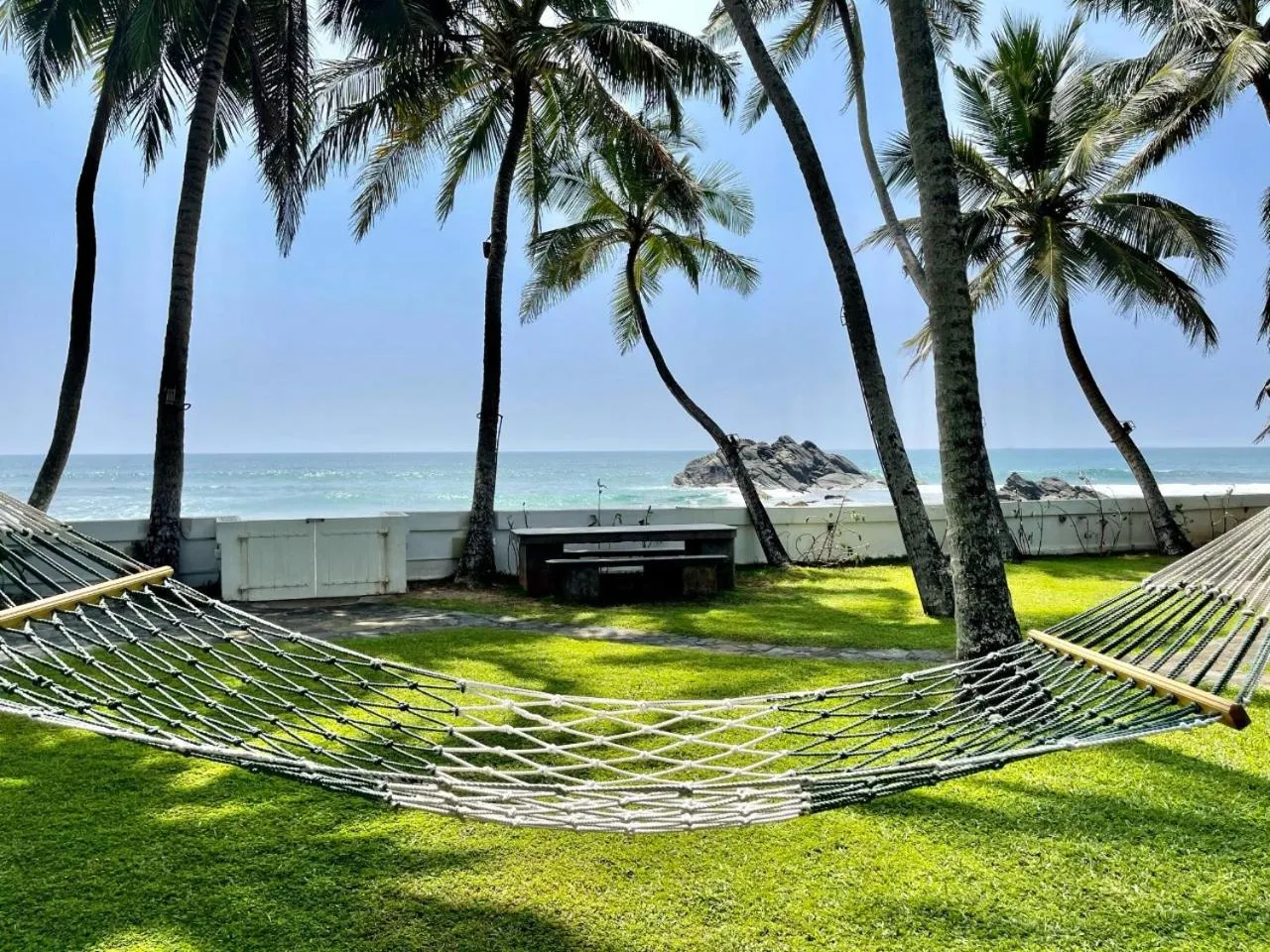 Rockside Cabanas Hotel