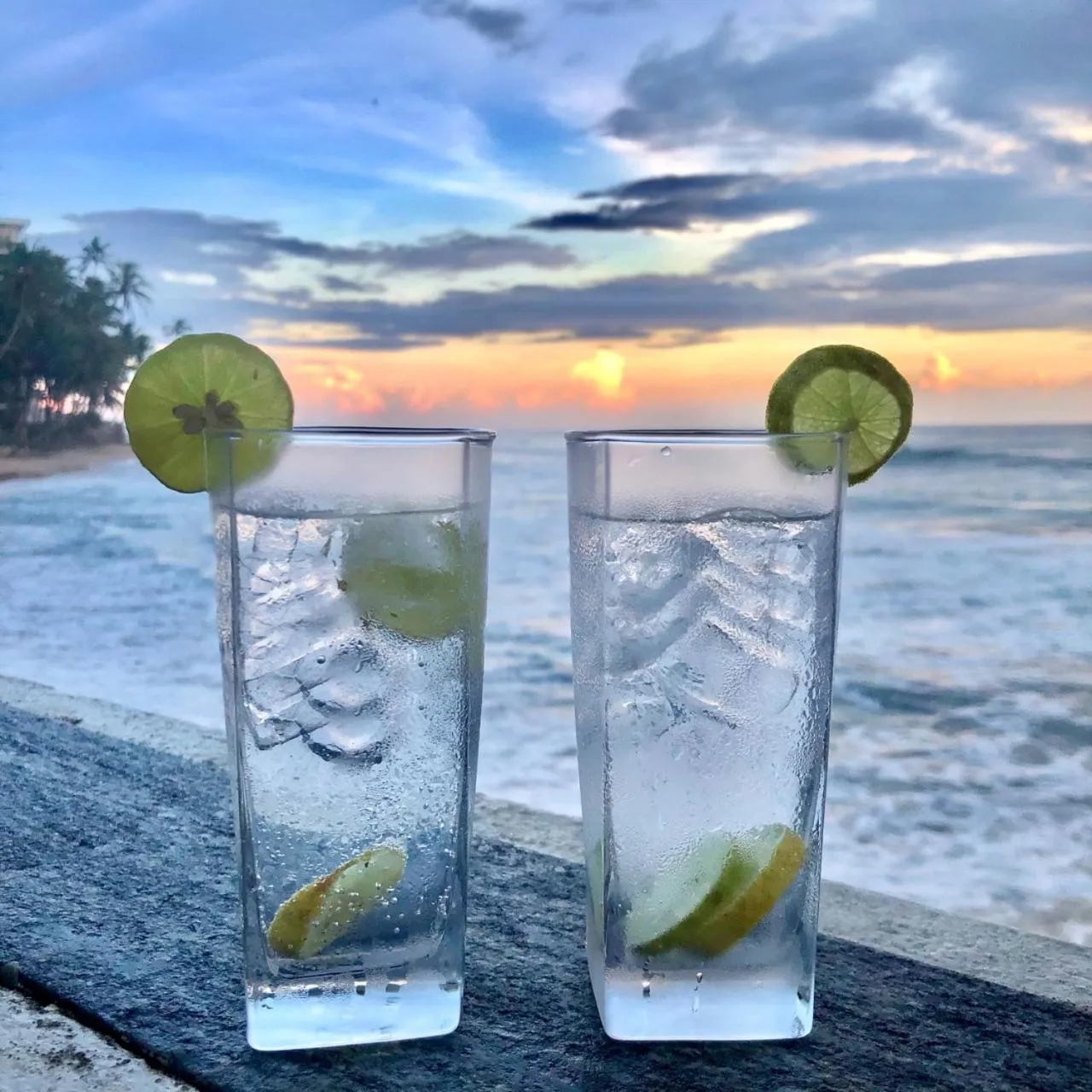 Rockside Cabanas Hotel