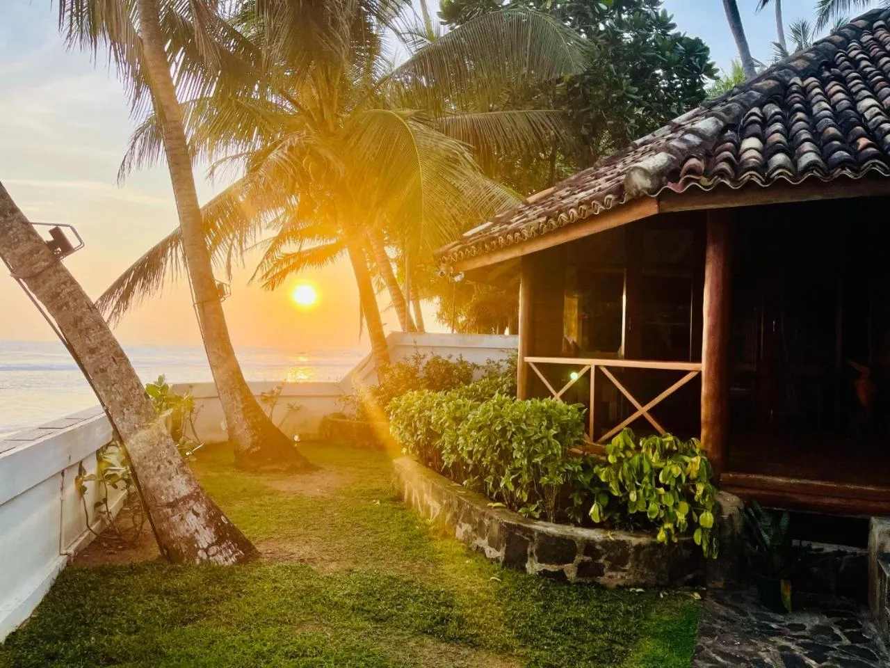 Rockside Cabanas Hotel