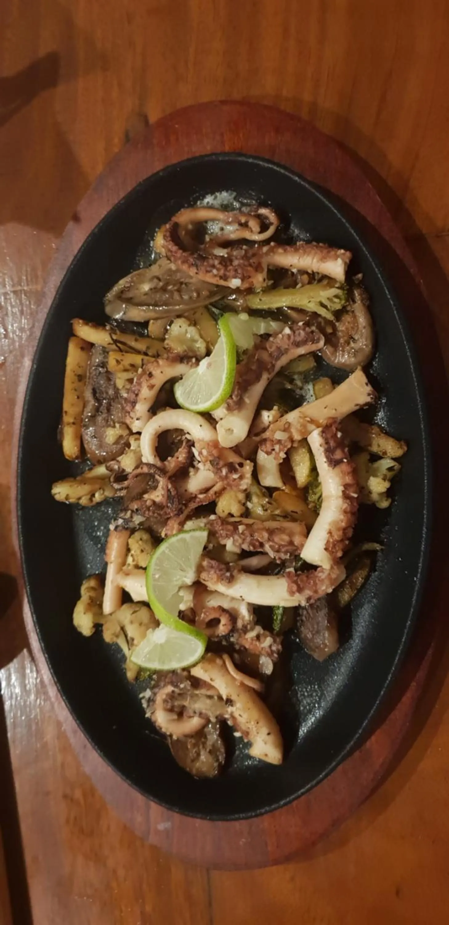 Food in Rockside Cabanas Hotel