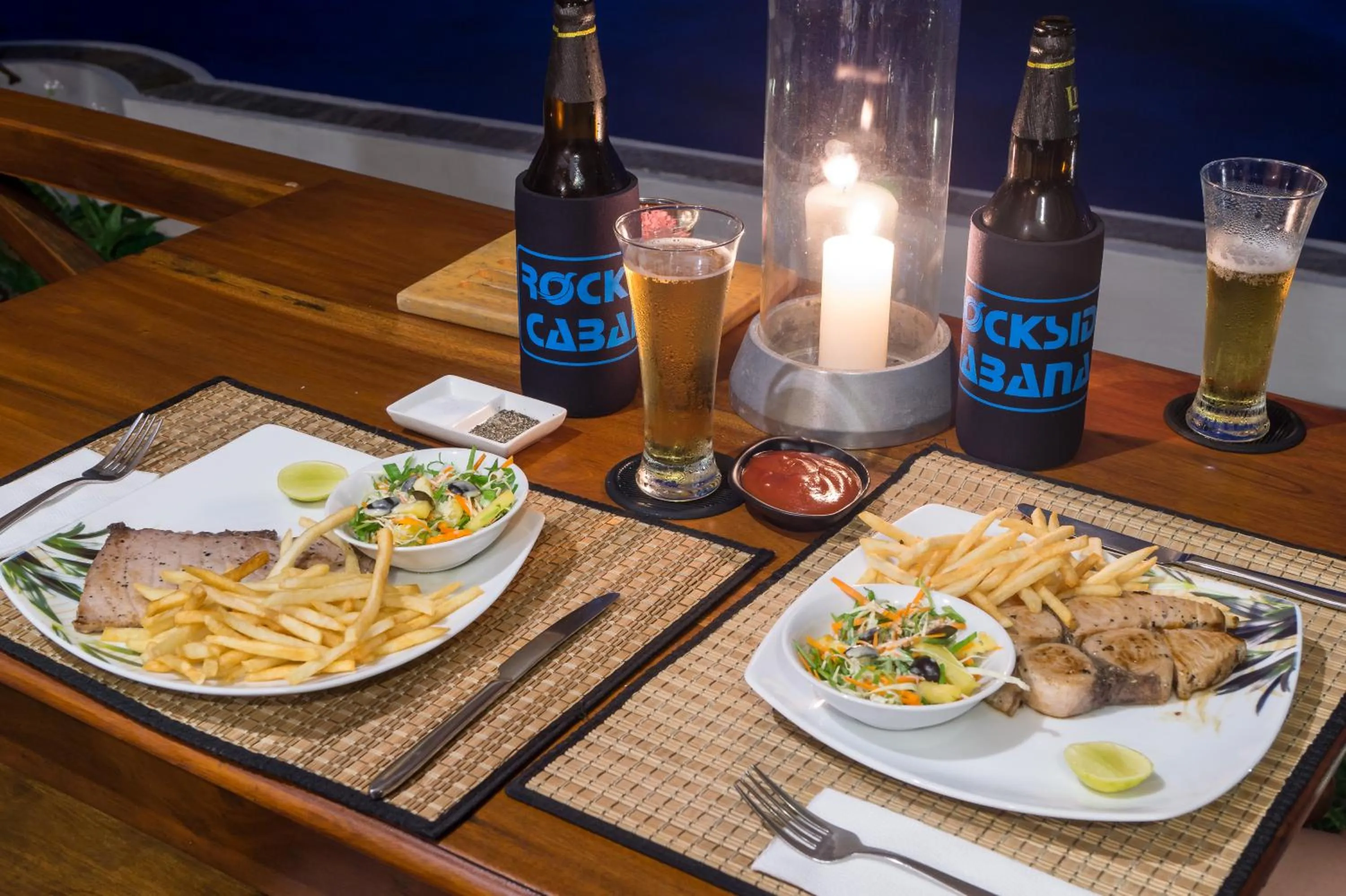 Dinner in Rockside Cabanas Hotel