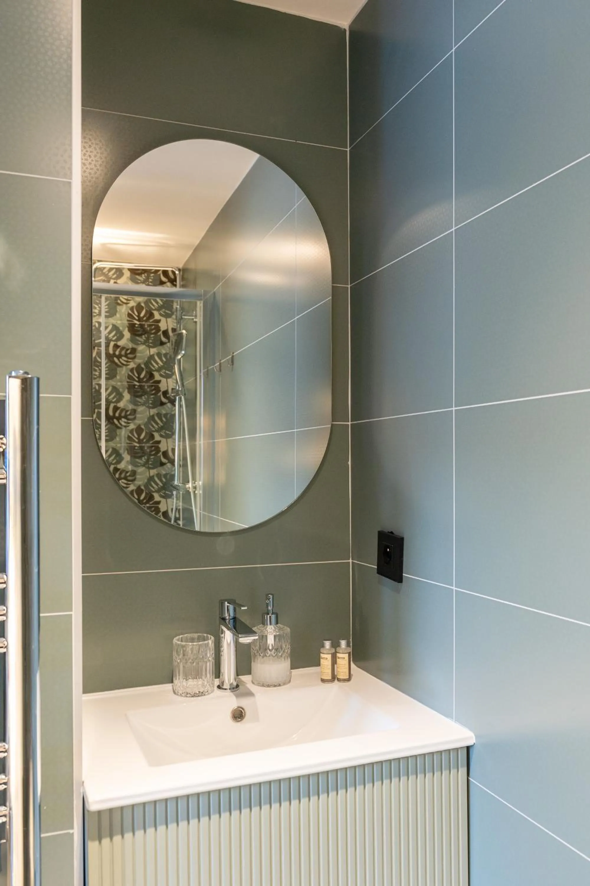 PARADISE Earth & Sea