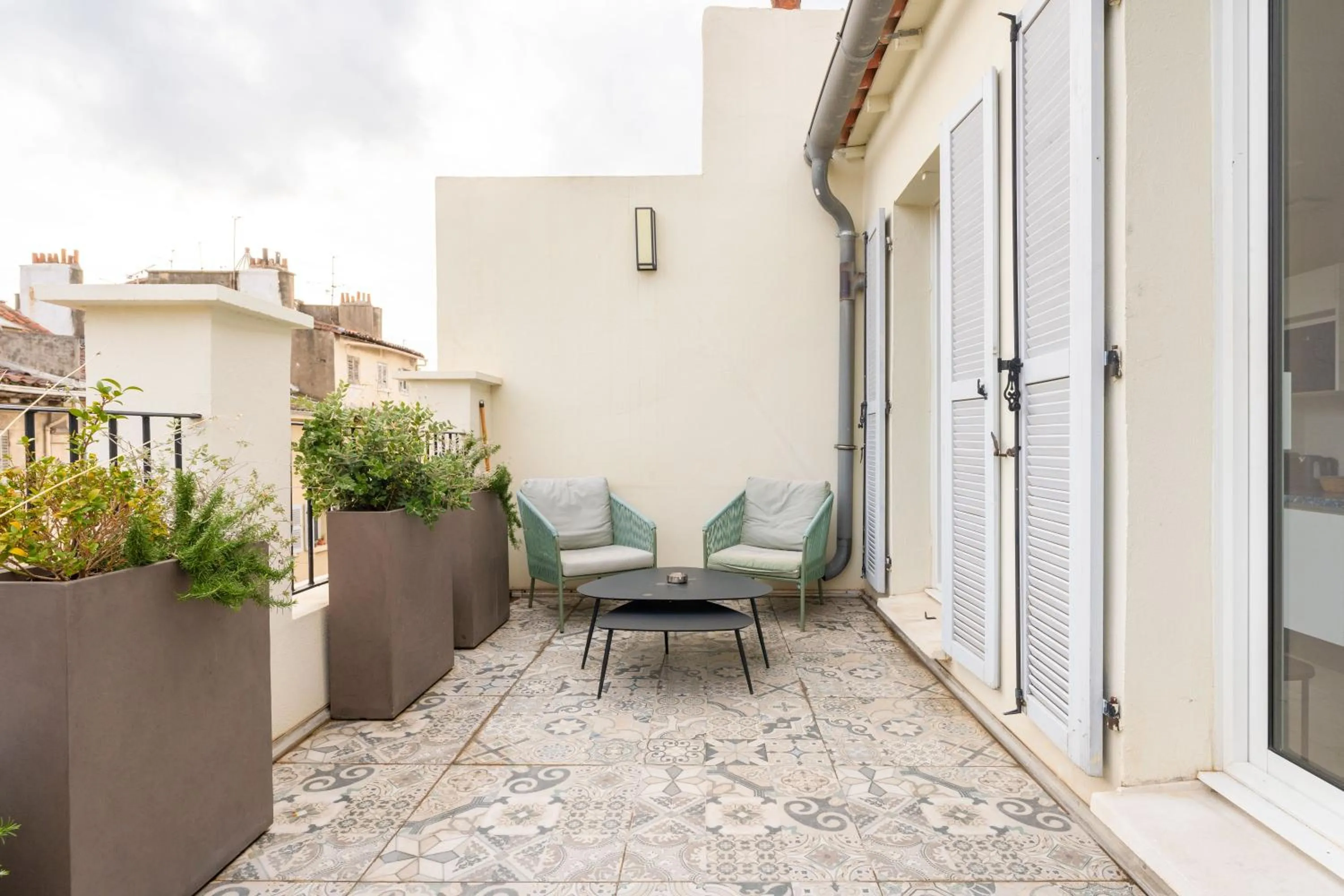 PARADISE Earth & Sea