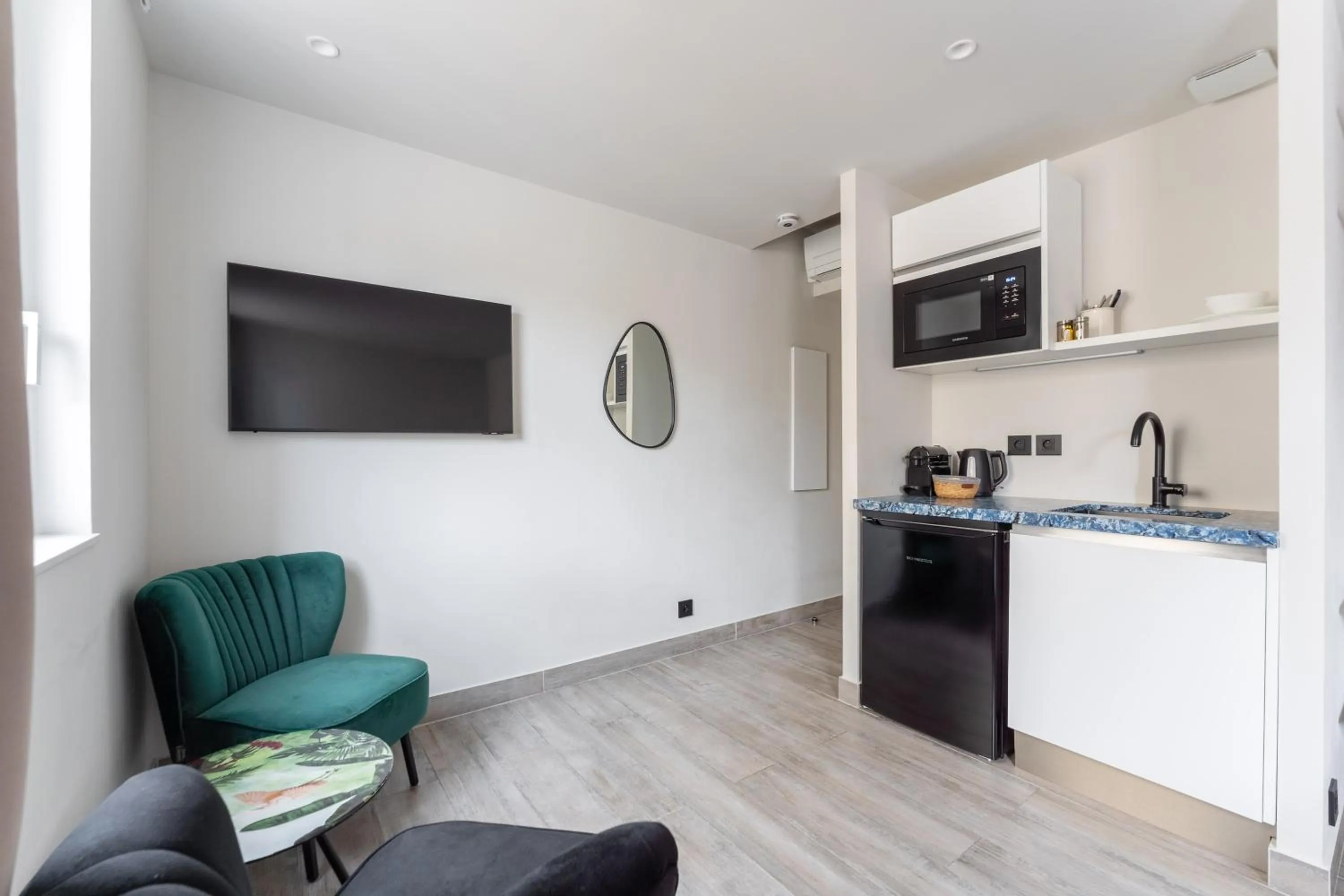 PARADISE Earth & Sea