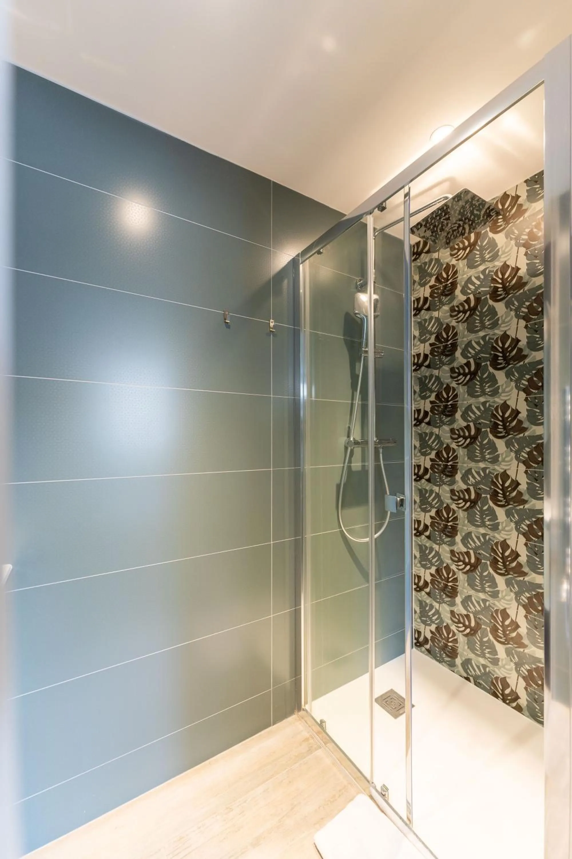 PARADISE Earth & Sea