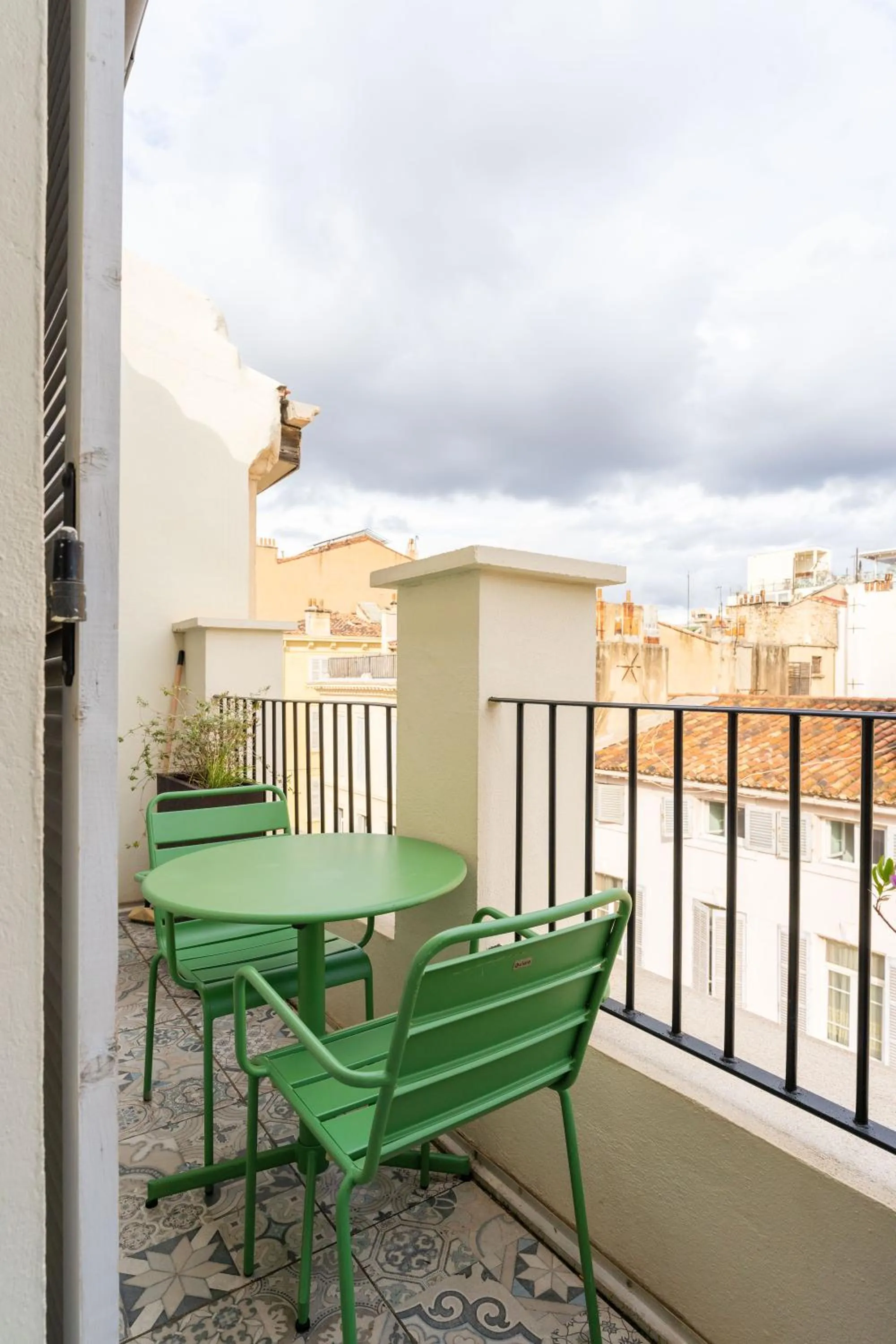 PARADISE Earth & Sea