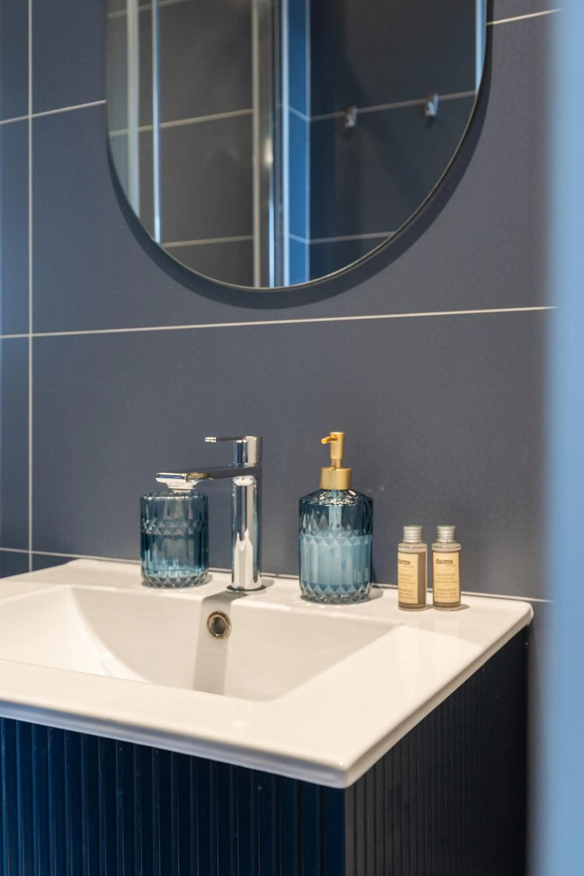 PARADISE Earth & Sea