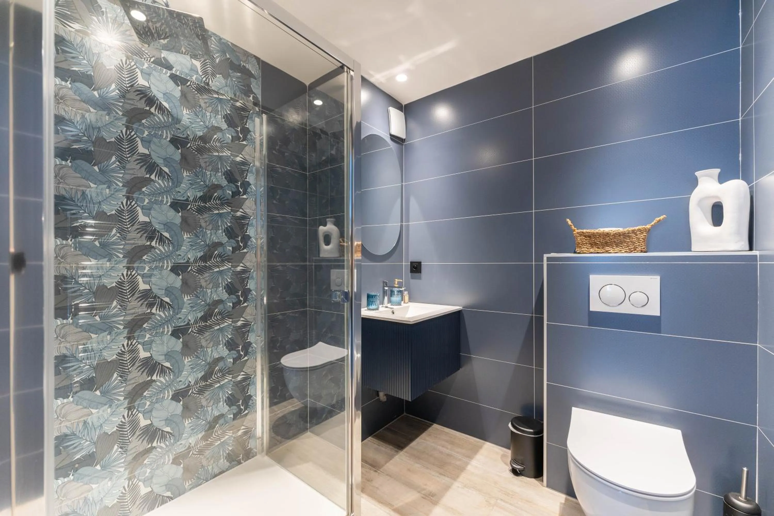 PARADISE Earth & Sea