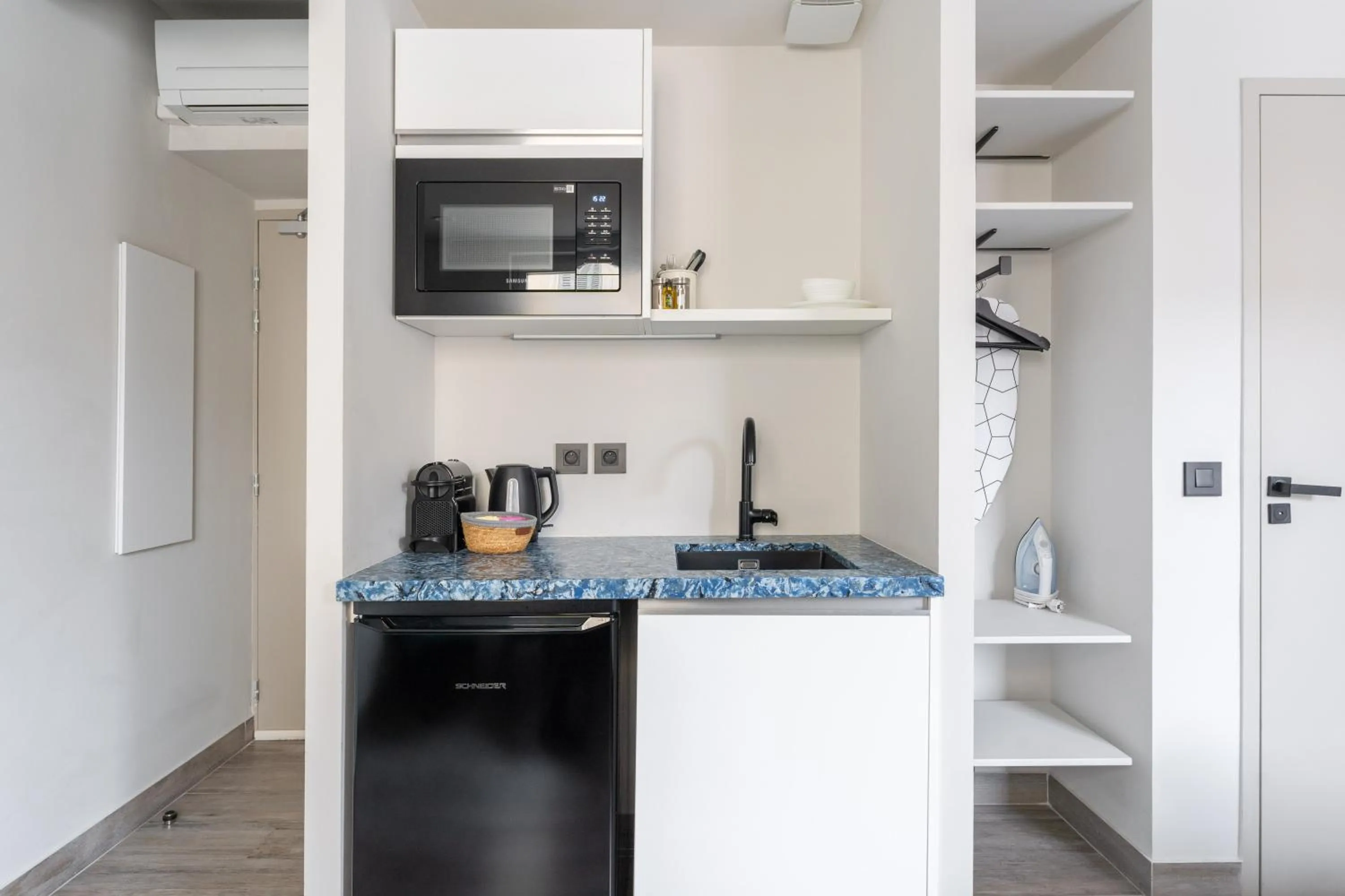 PARADISE Earth & Sea