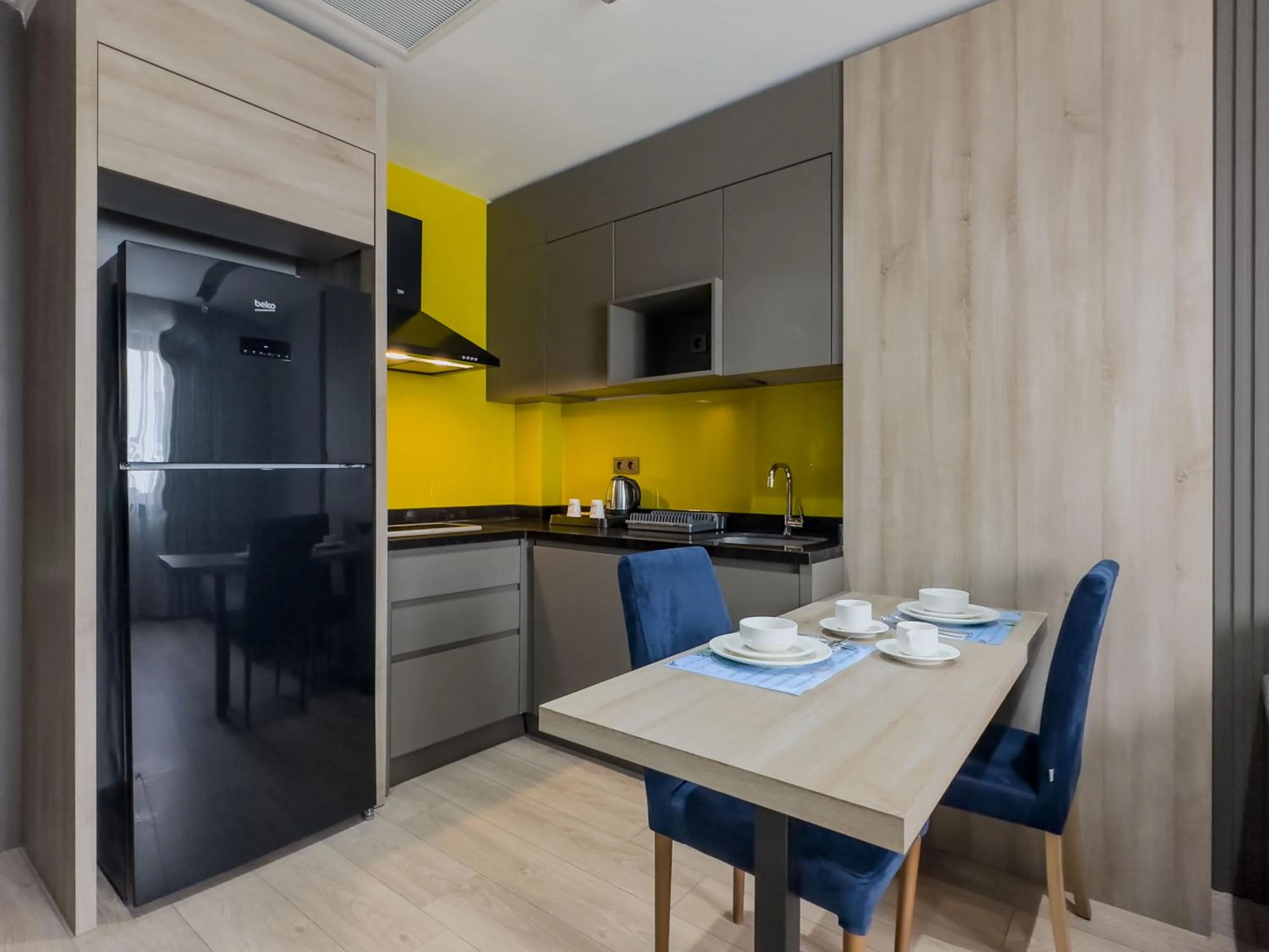 Kitchen or kitchenette in Leaf River Suites