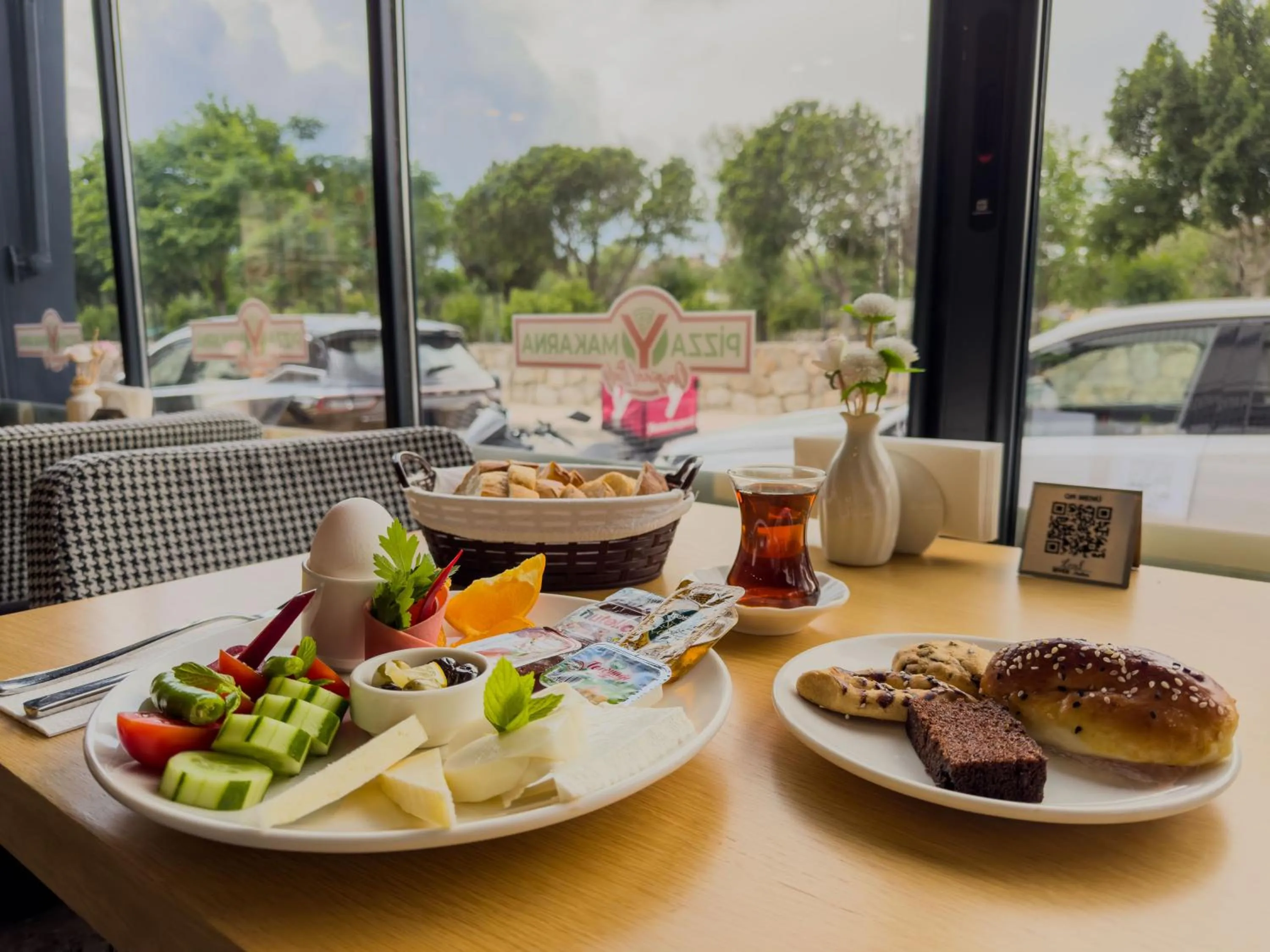 Food and drinks in Leaf River Suites
