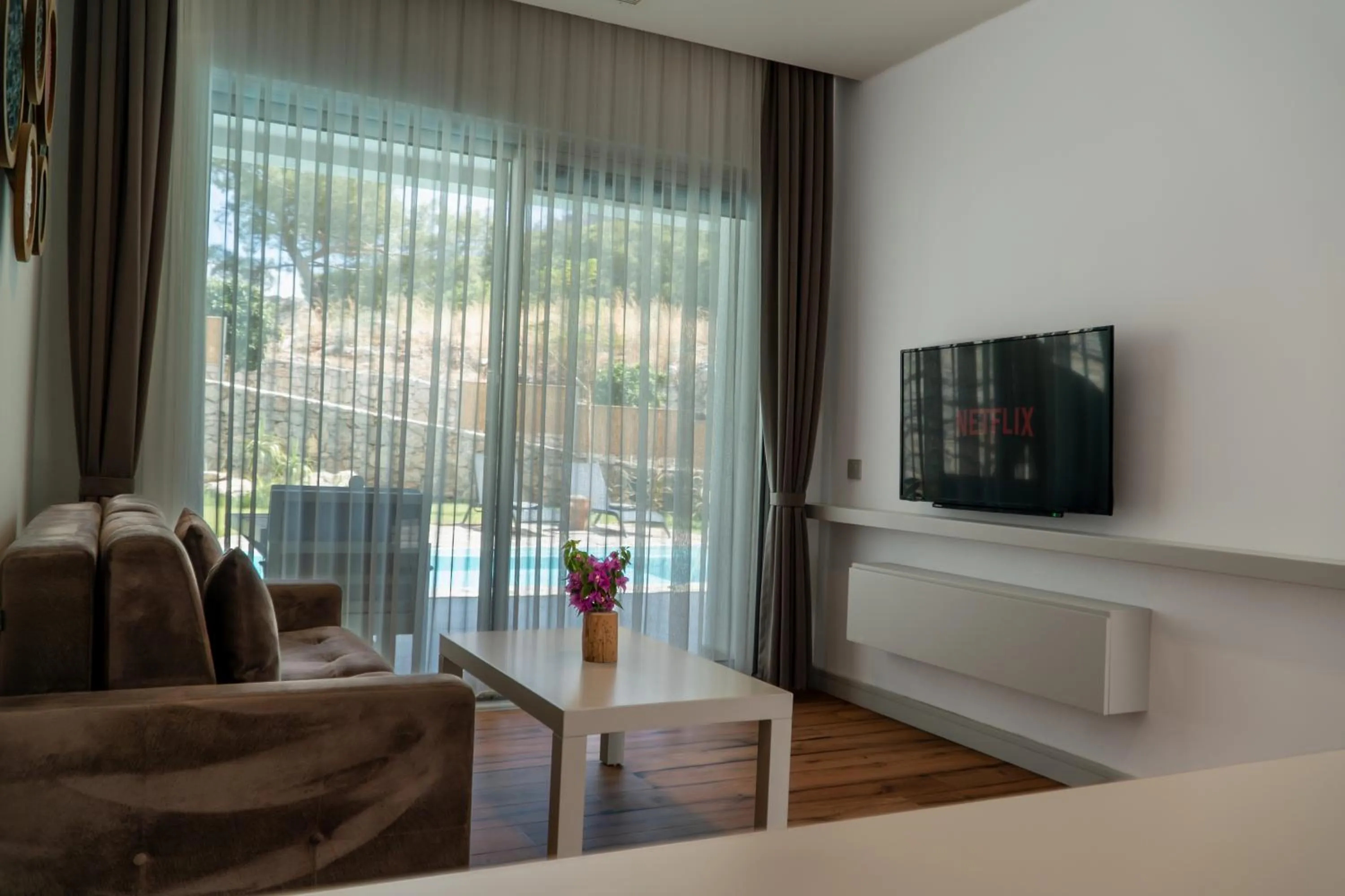 TV and multimedia in Z-Villas Beach Hotel