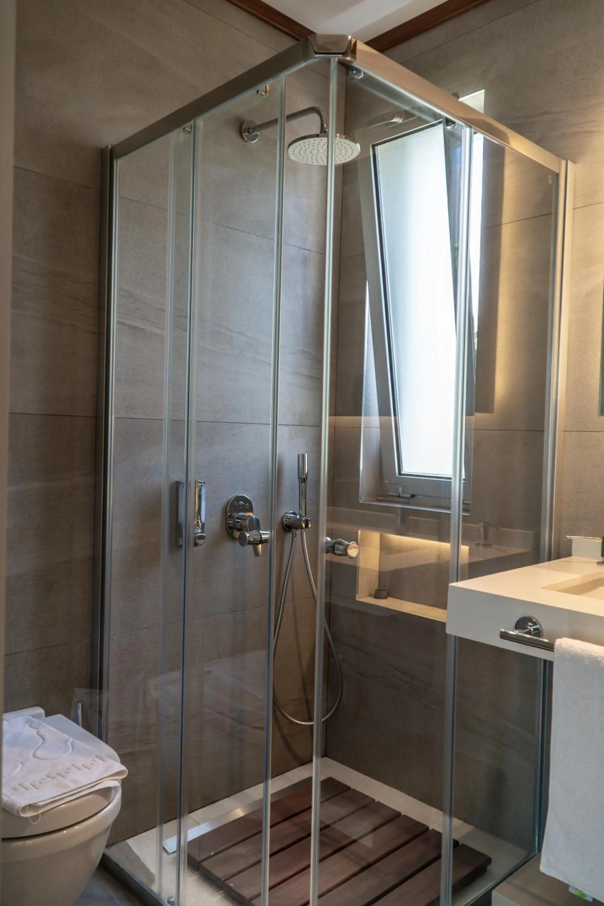 Shower in Z-Villas Beach Hotel