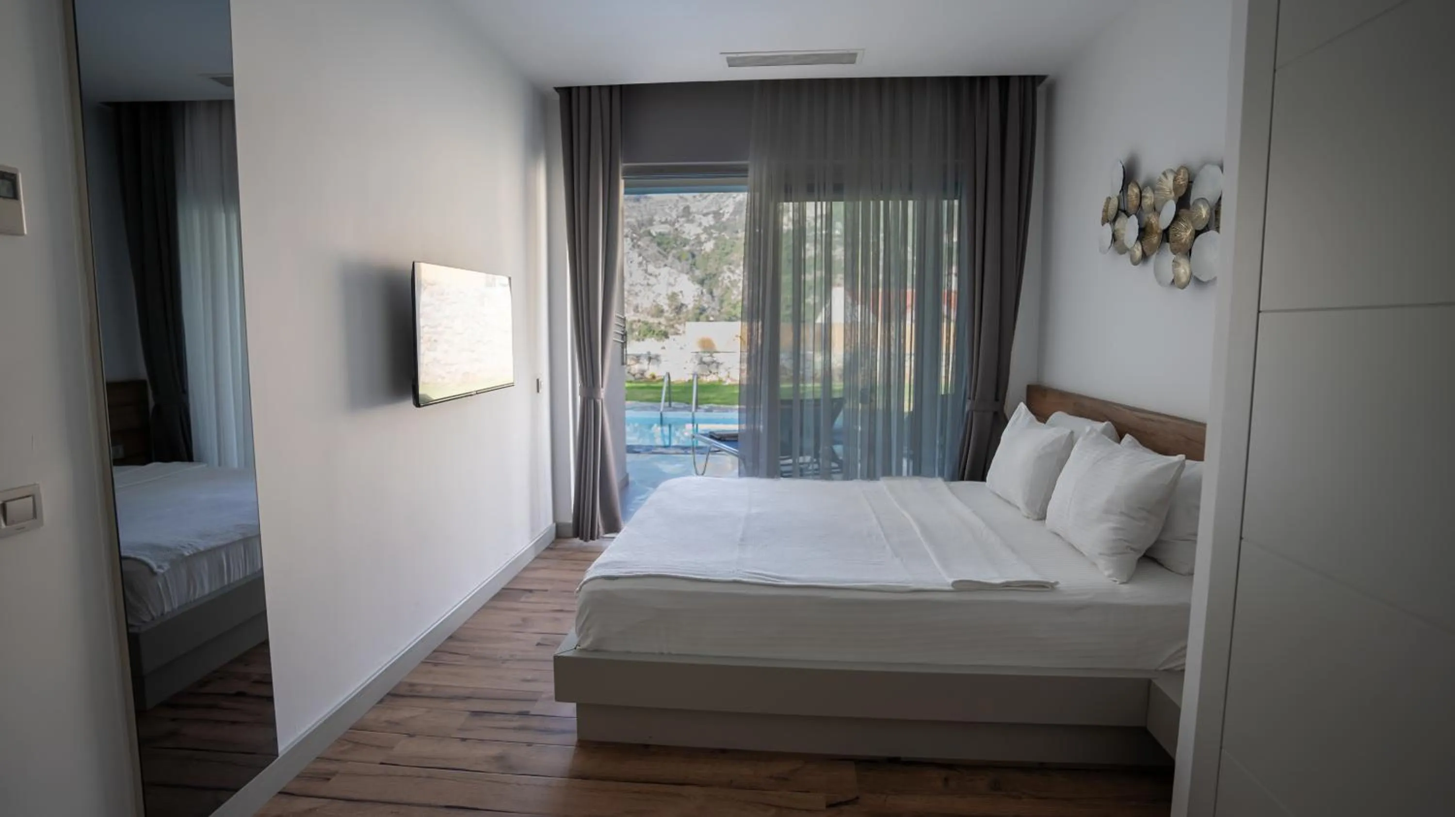 TV and multimedia, Bed in Z-Villas Beach Hotel