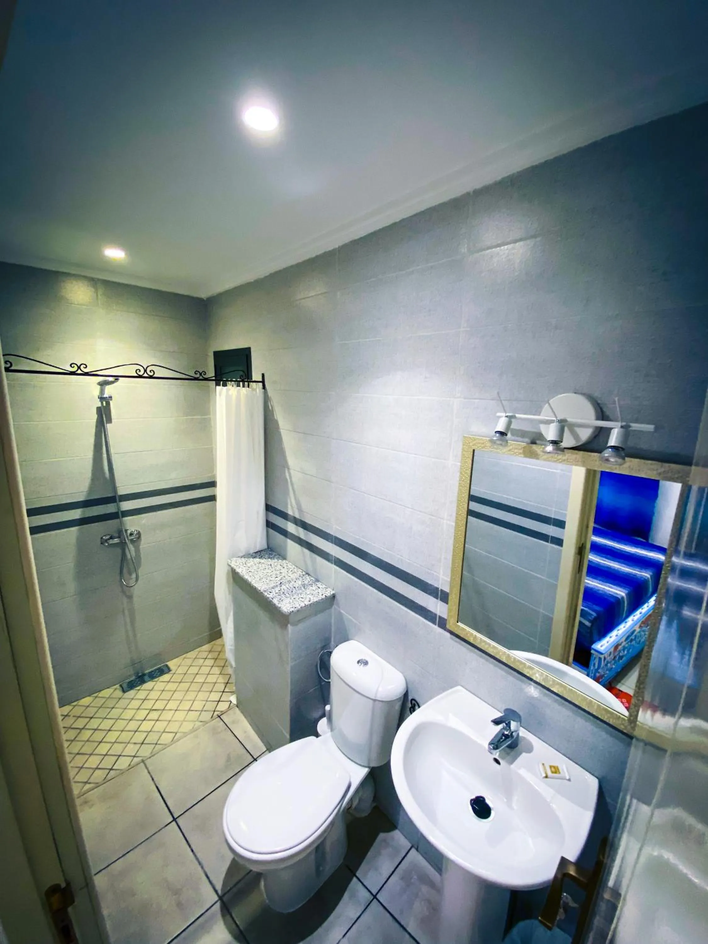 Shower in Hotel Marrakech