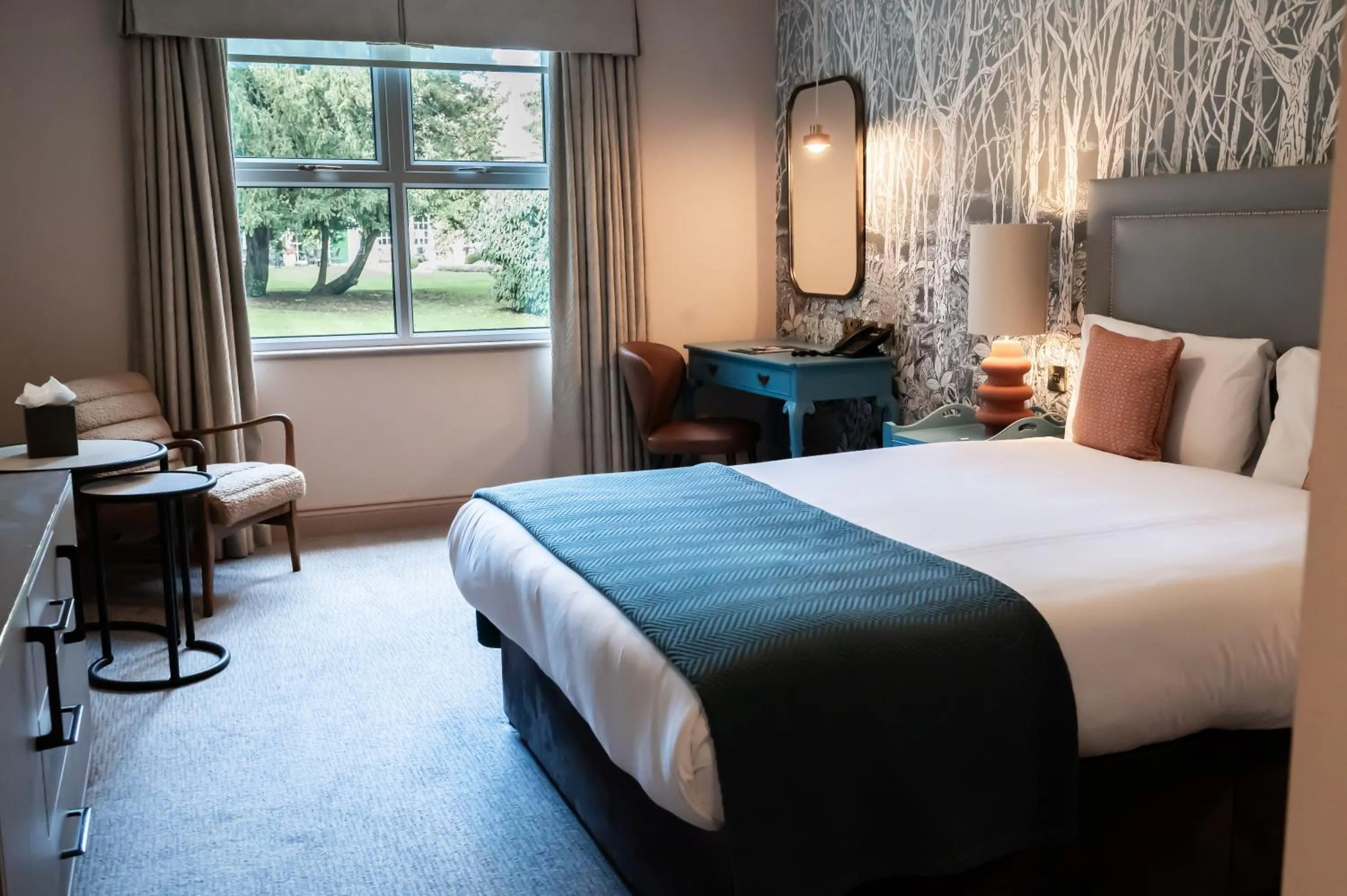 Bed in Bush Hotel Farnham