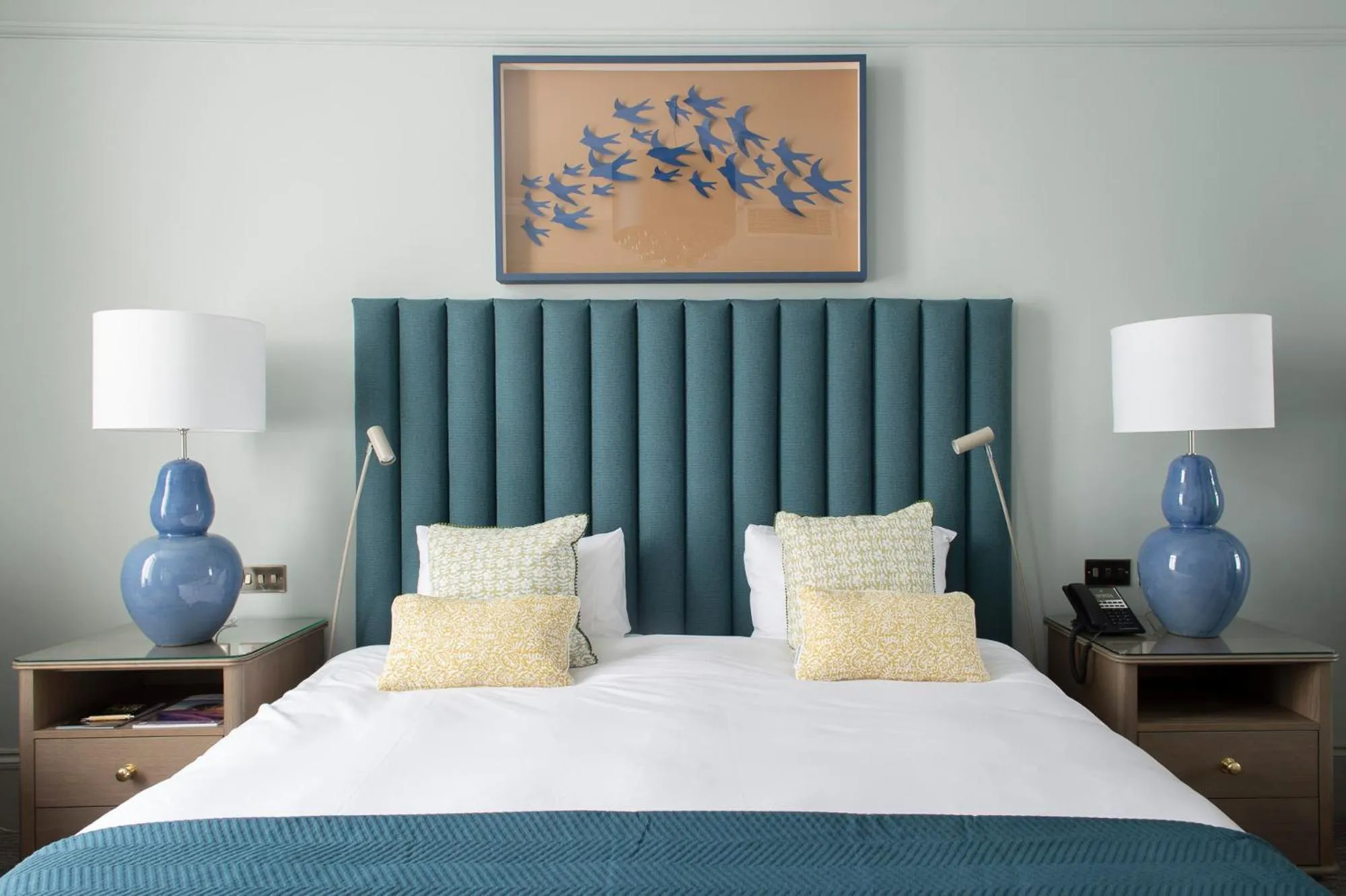 Bed in Bush Hotel Farnham