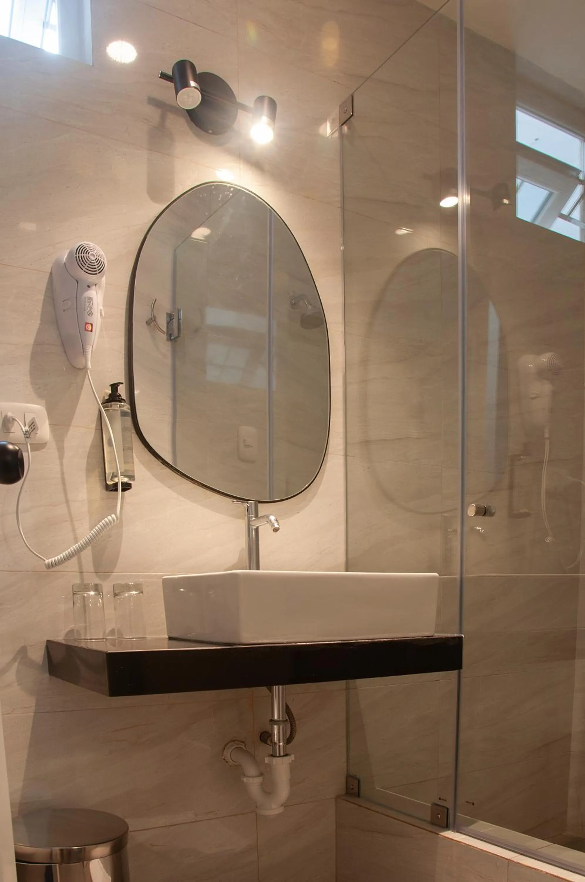 Shower in Blu Hotel Boutique