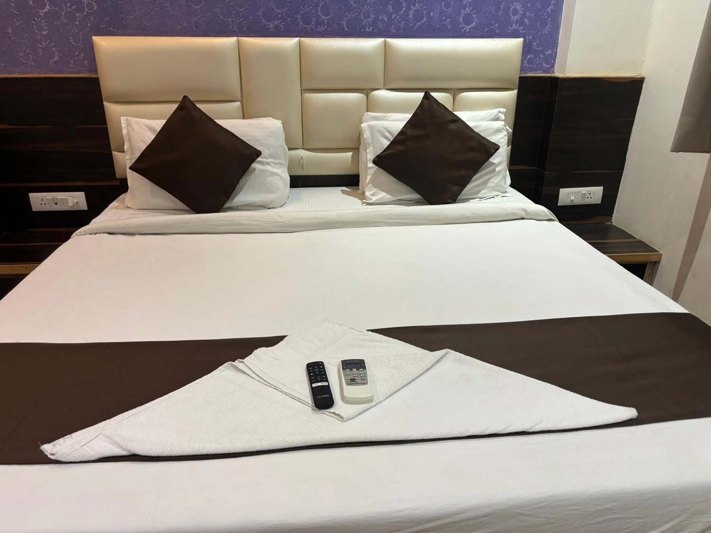 Bed in Hotel Karma Inn Near Akshay Patra Jagatpura