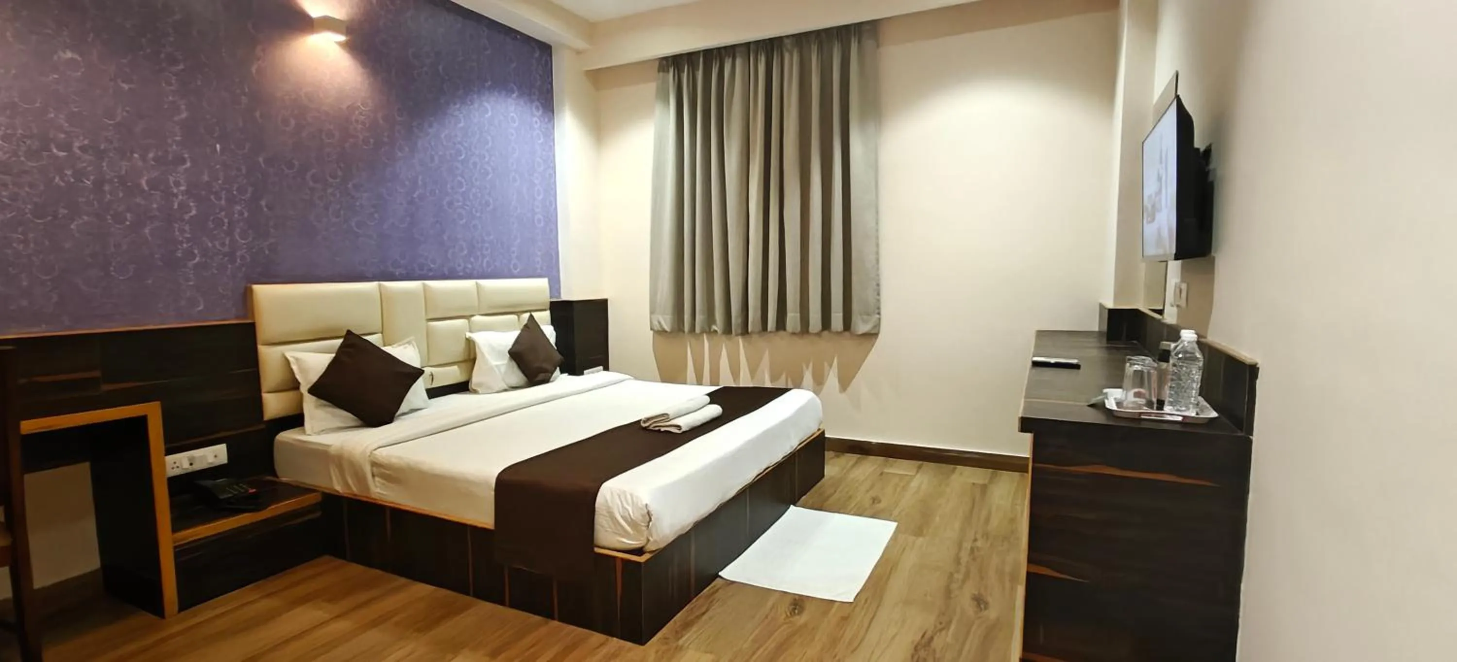TV and multimedia, Bed in Hotel Karma Inn Near Akshay Patra Jagatpura