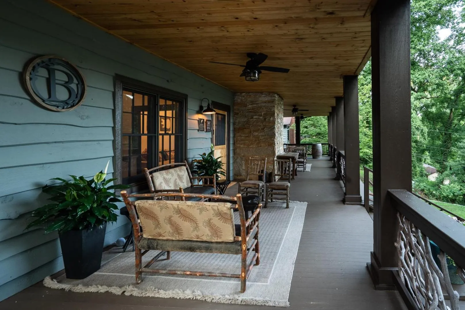 Balcony/Terrace in Beechwood Inn