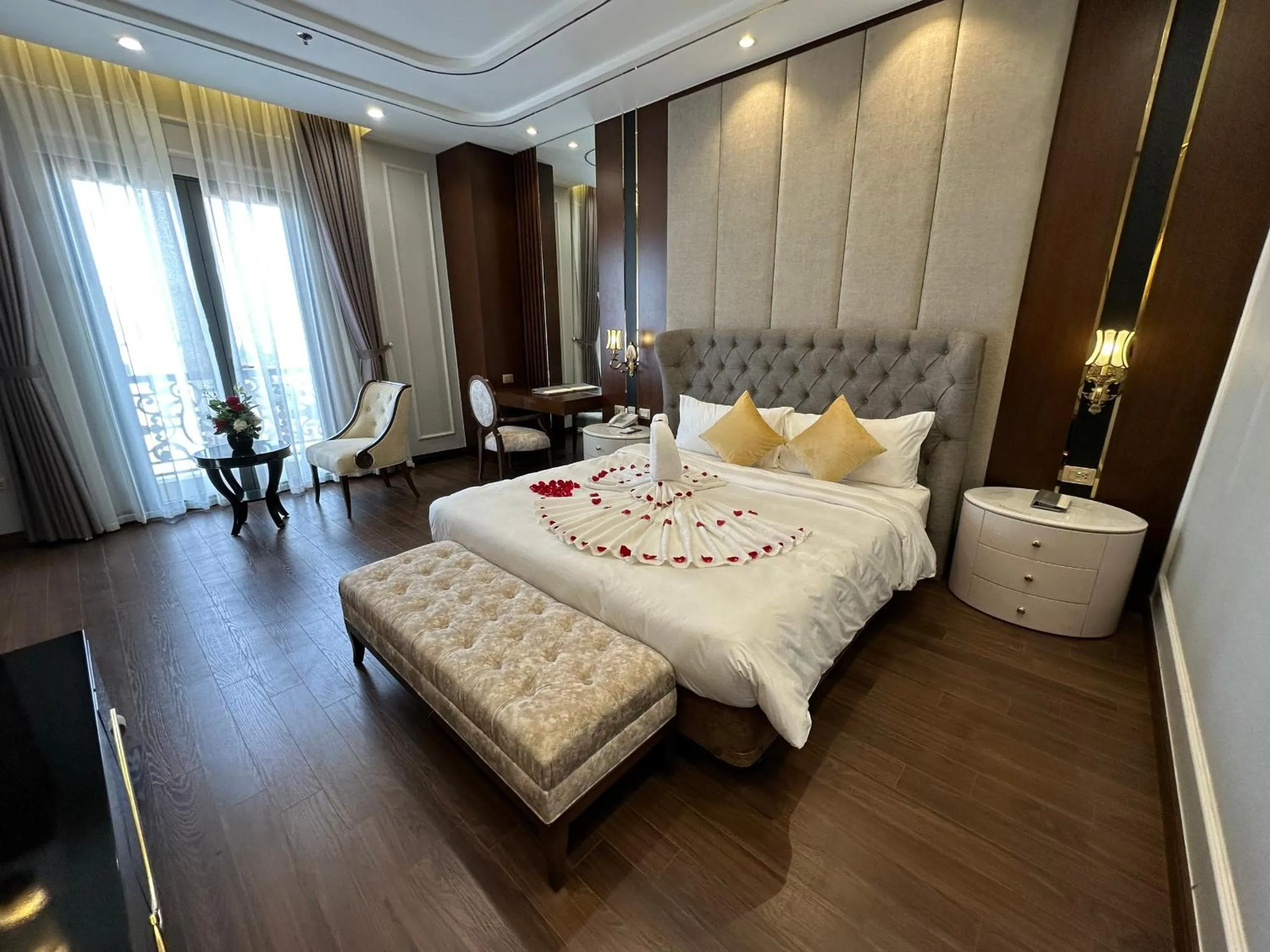 Bed in Kinh Bắc Palace Hotel