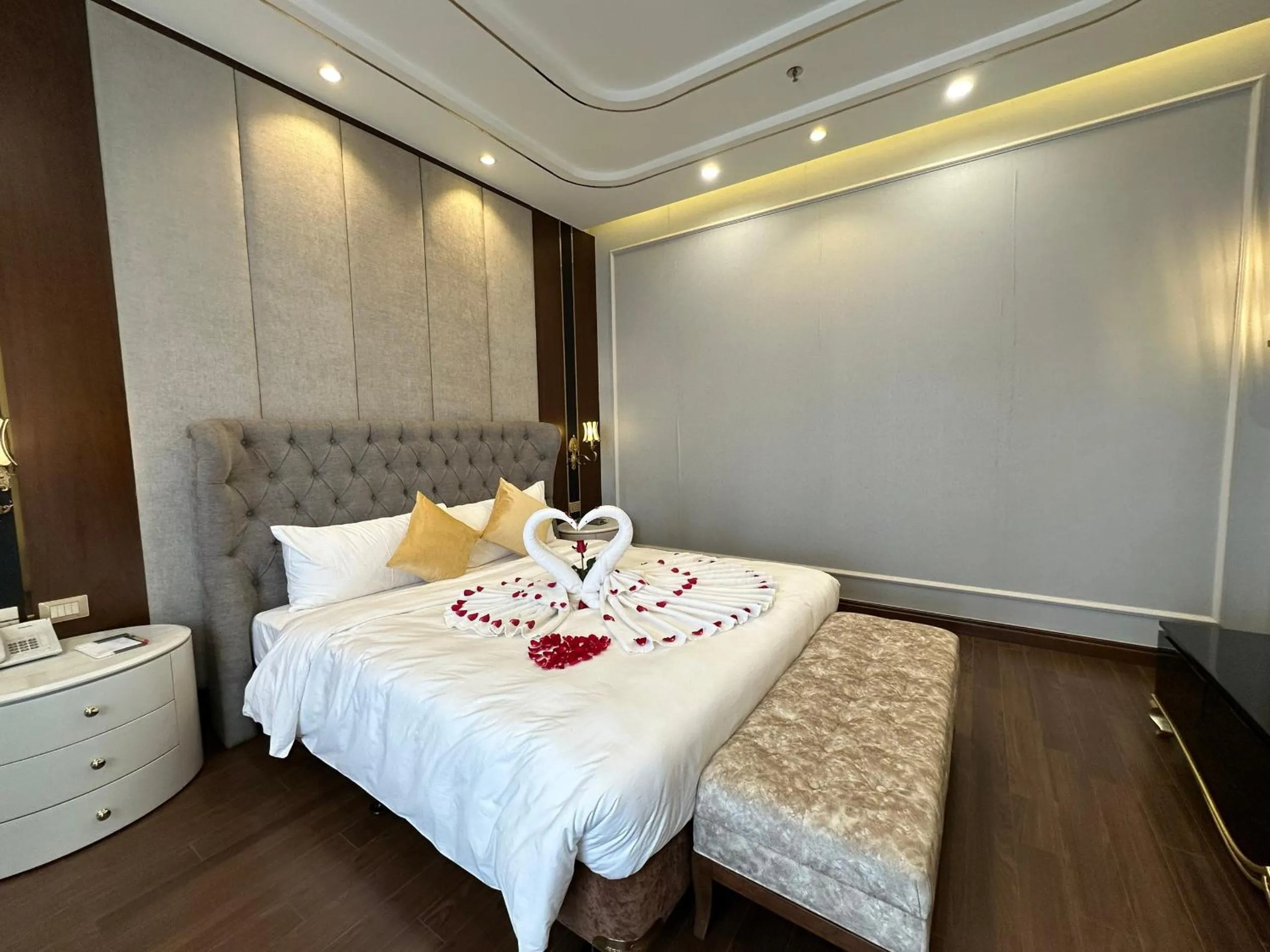 Bed in Kinh Bắc Palace Hotel