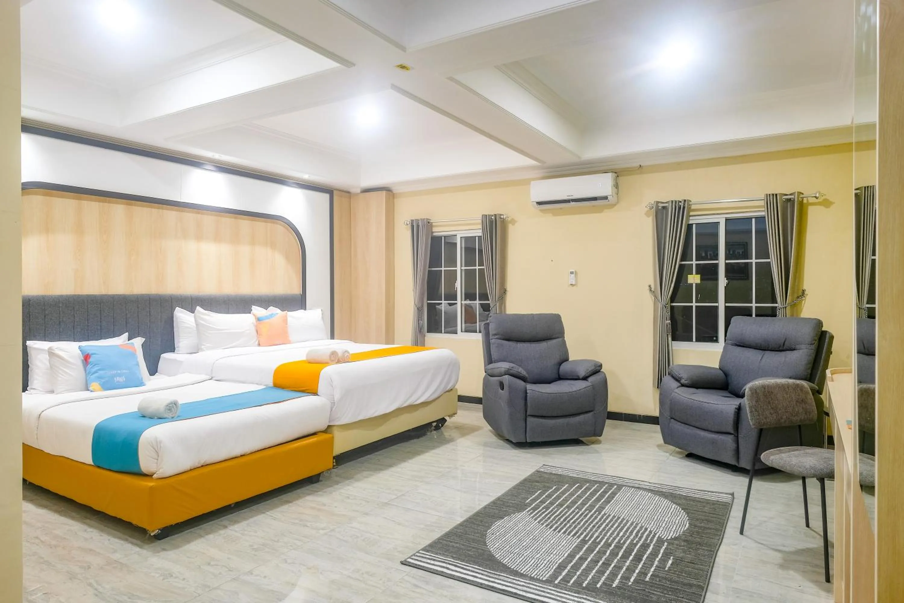 Bedroom, Bed in Sans Hotel City Park Medoho Semarang