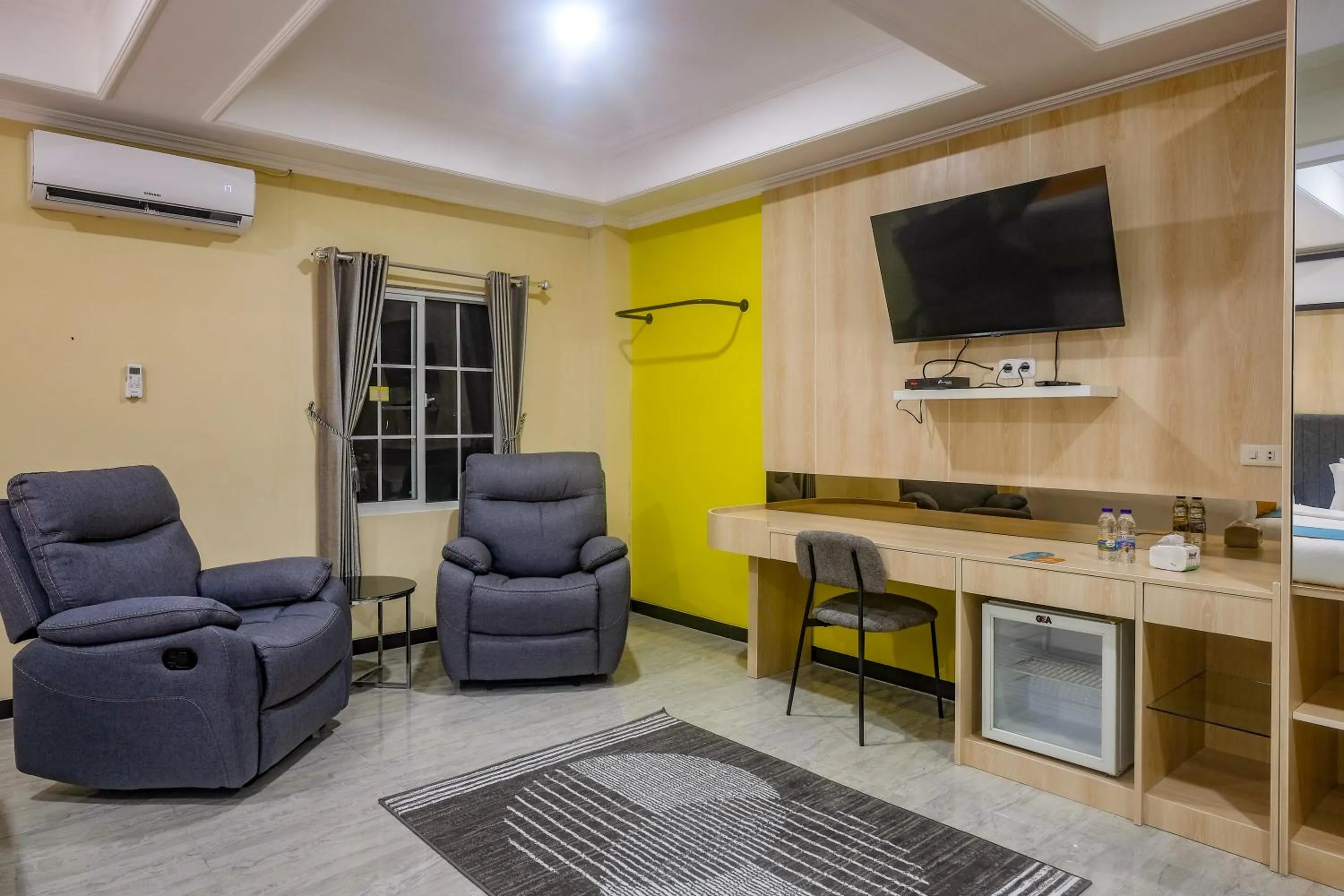 Bedroom in Sans Hotel City Park Medoho Semarang