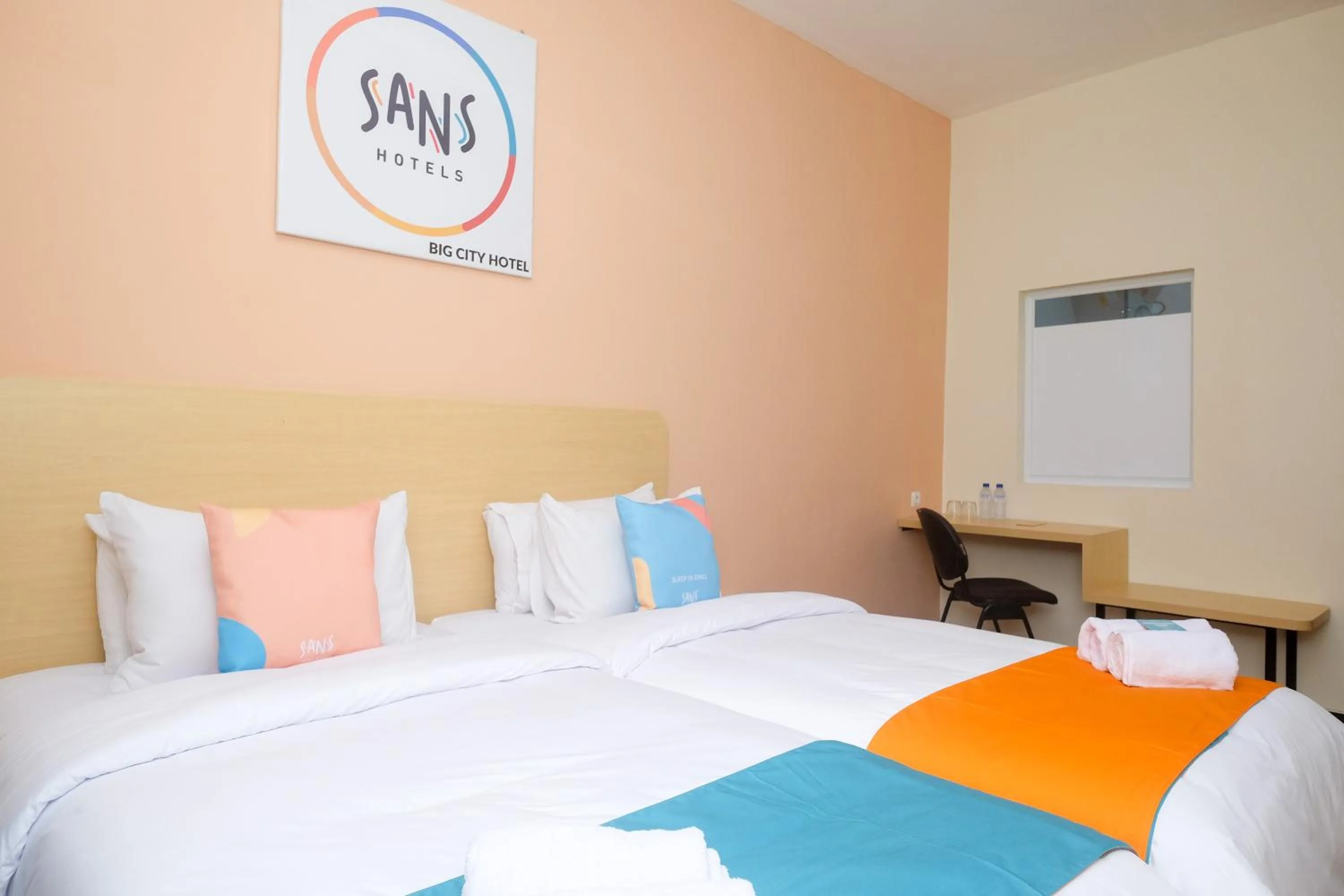 Bedroom, Bed in Sans Hotel City Park Medoho Semarang