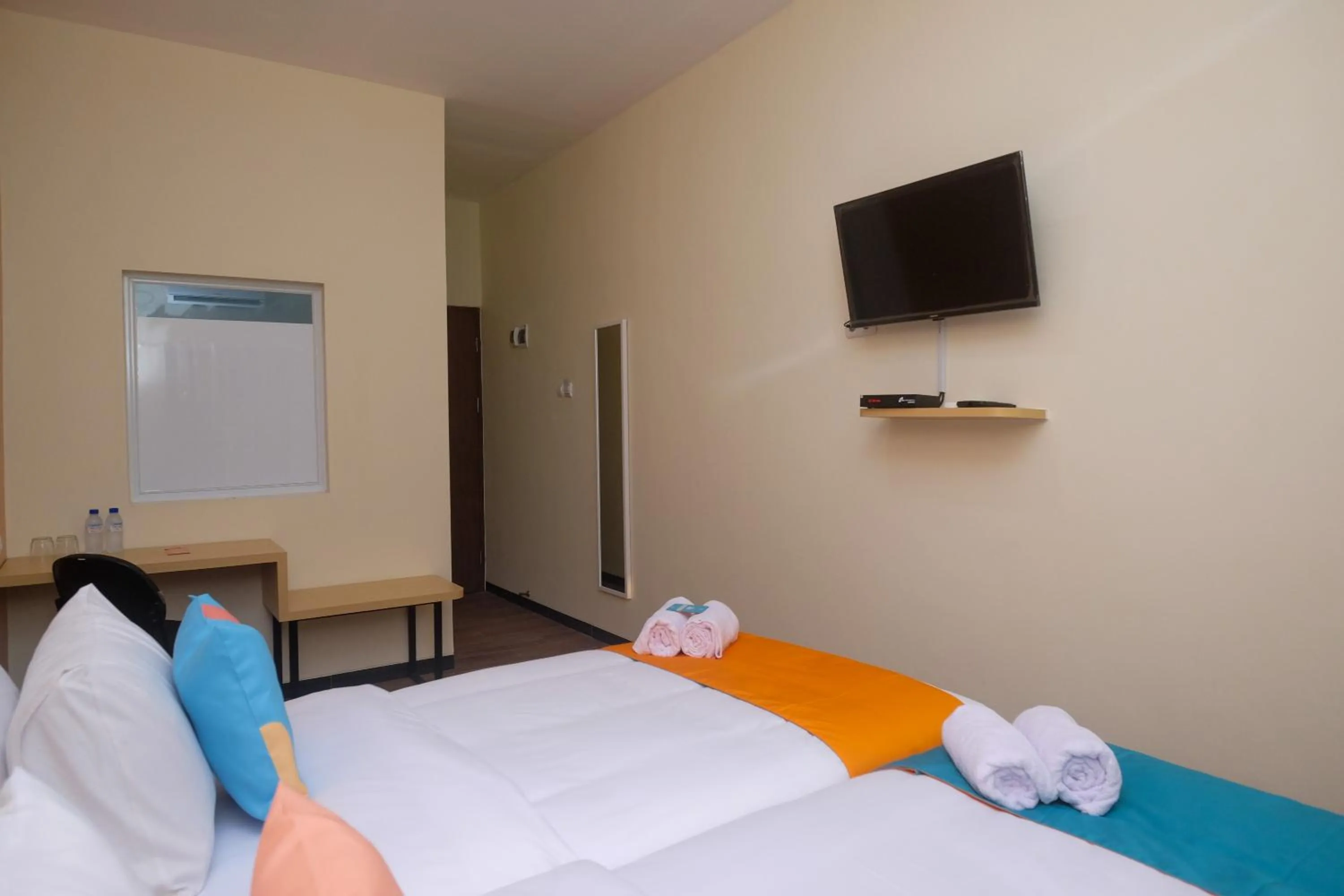 Bedroom, Bed in Sans Hotel City Park Medoho Semarang