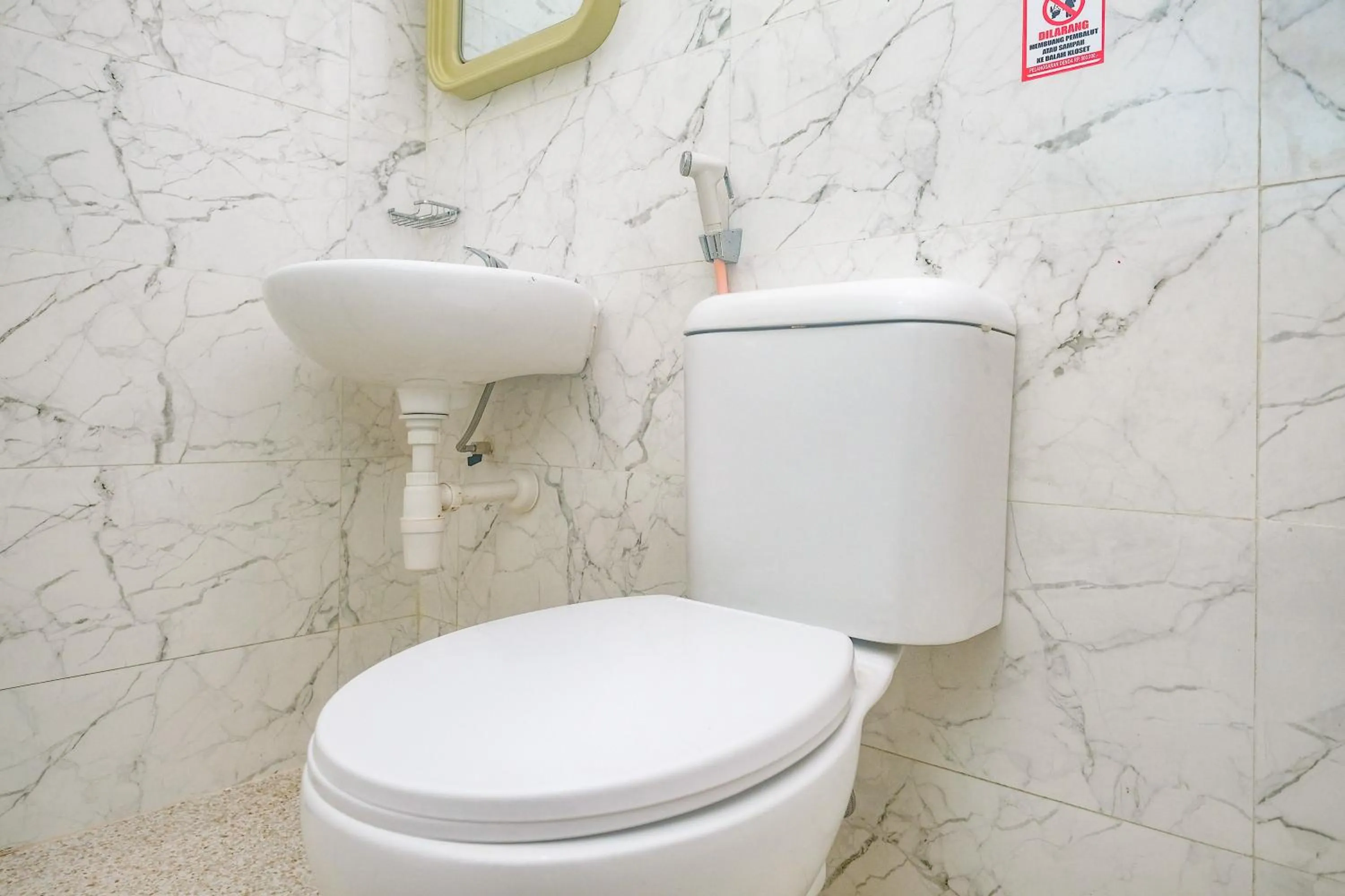 Sans Hotel City Park Medoho Semarang