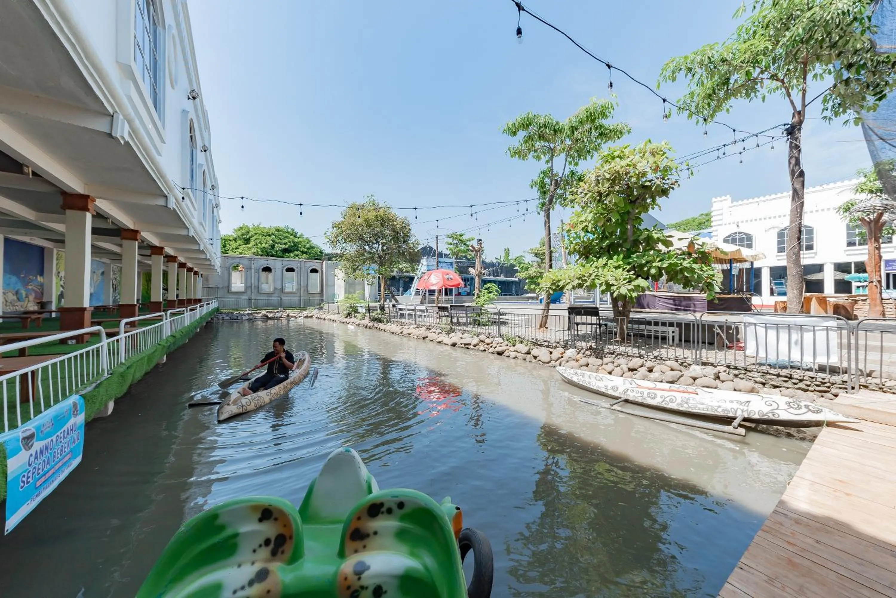 River view in RedDoorz @ Niagara Waterpark