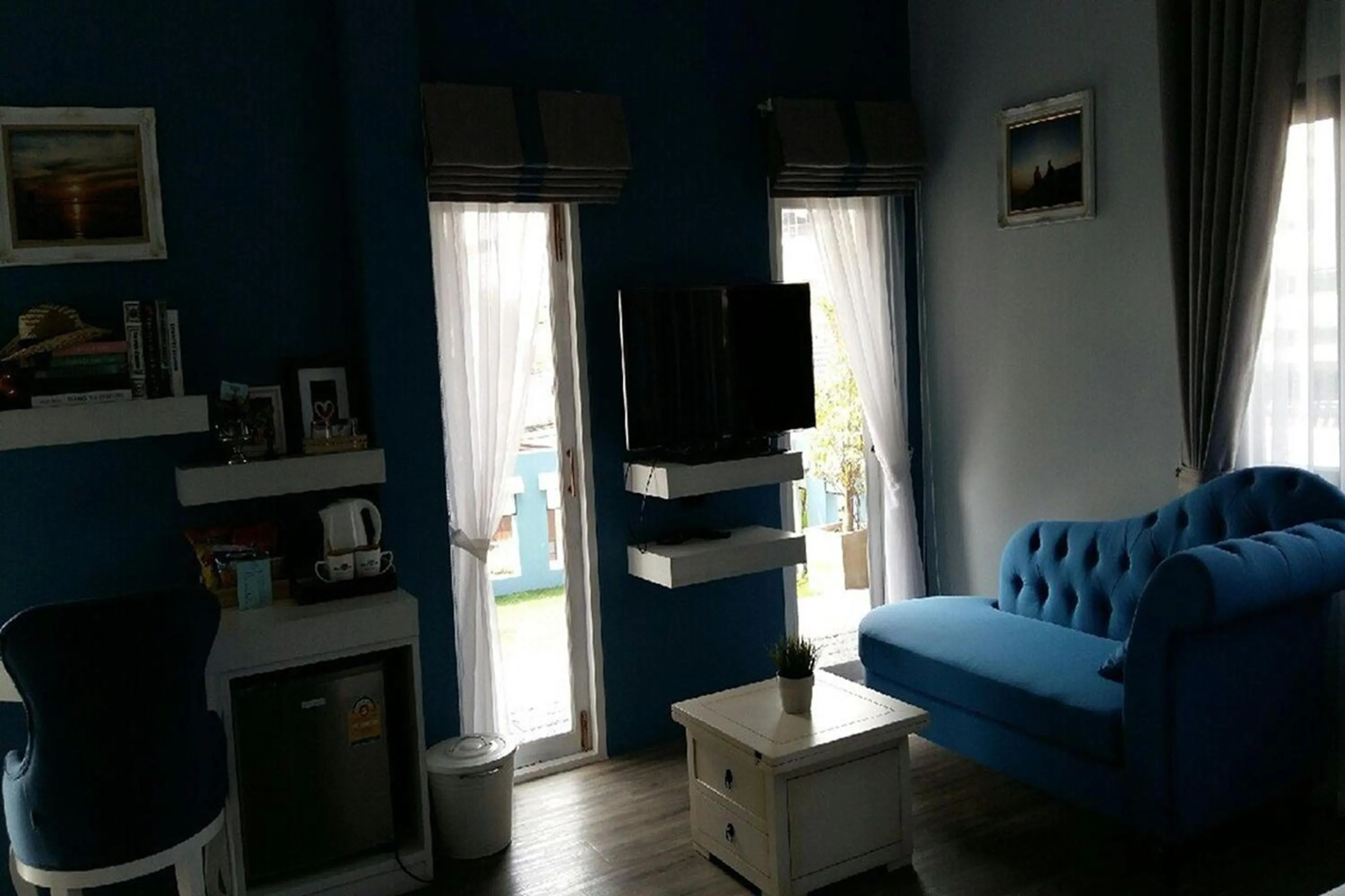 Seating area in I-Destiny Gallery Resort