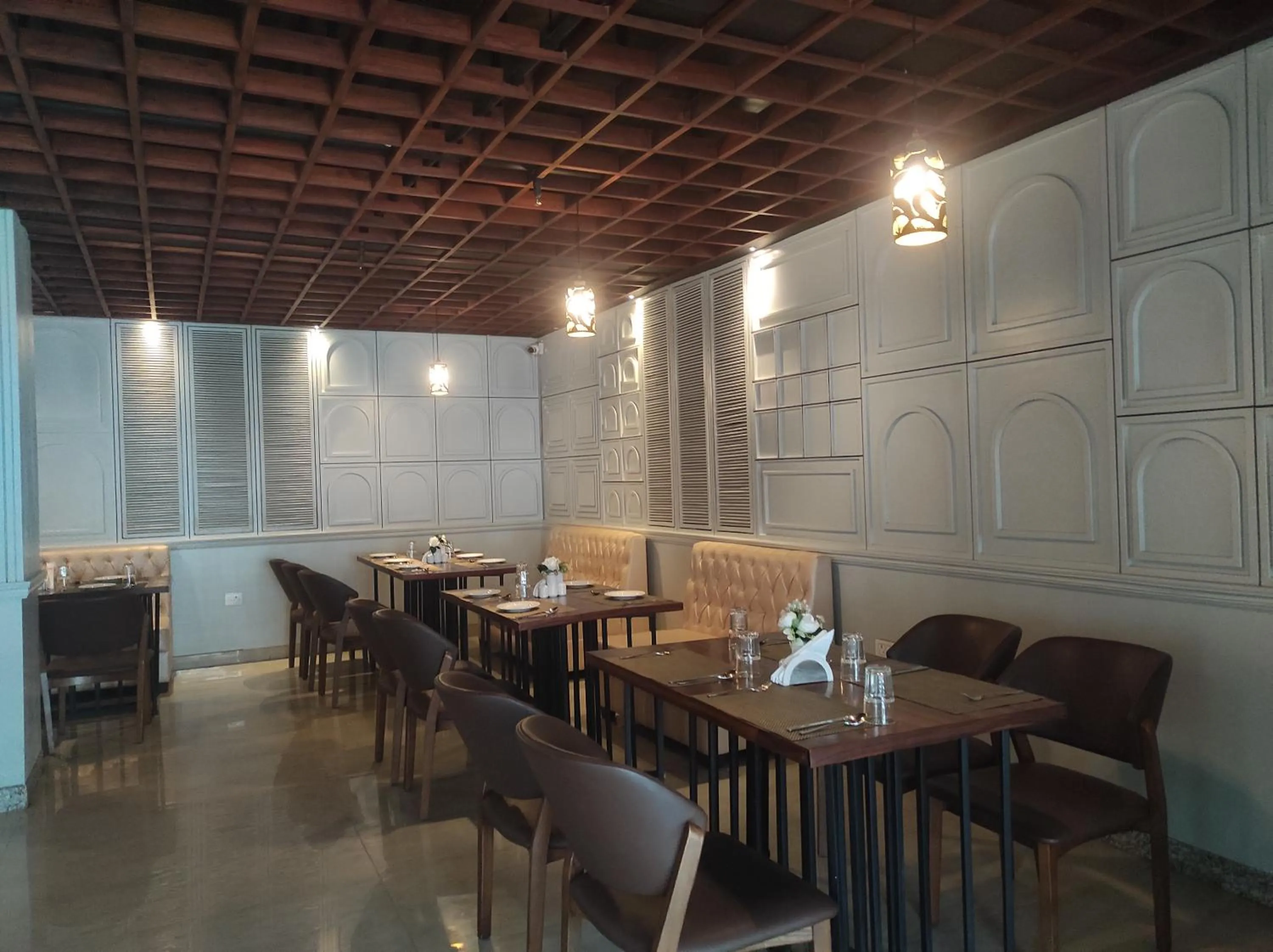 Restaurant/places to eat in Hotel Obsidian Blue