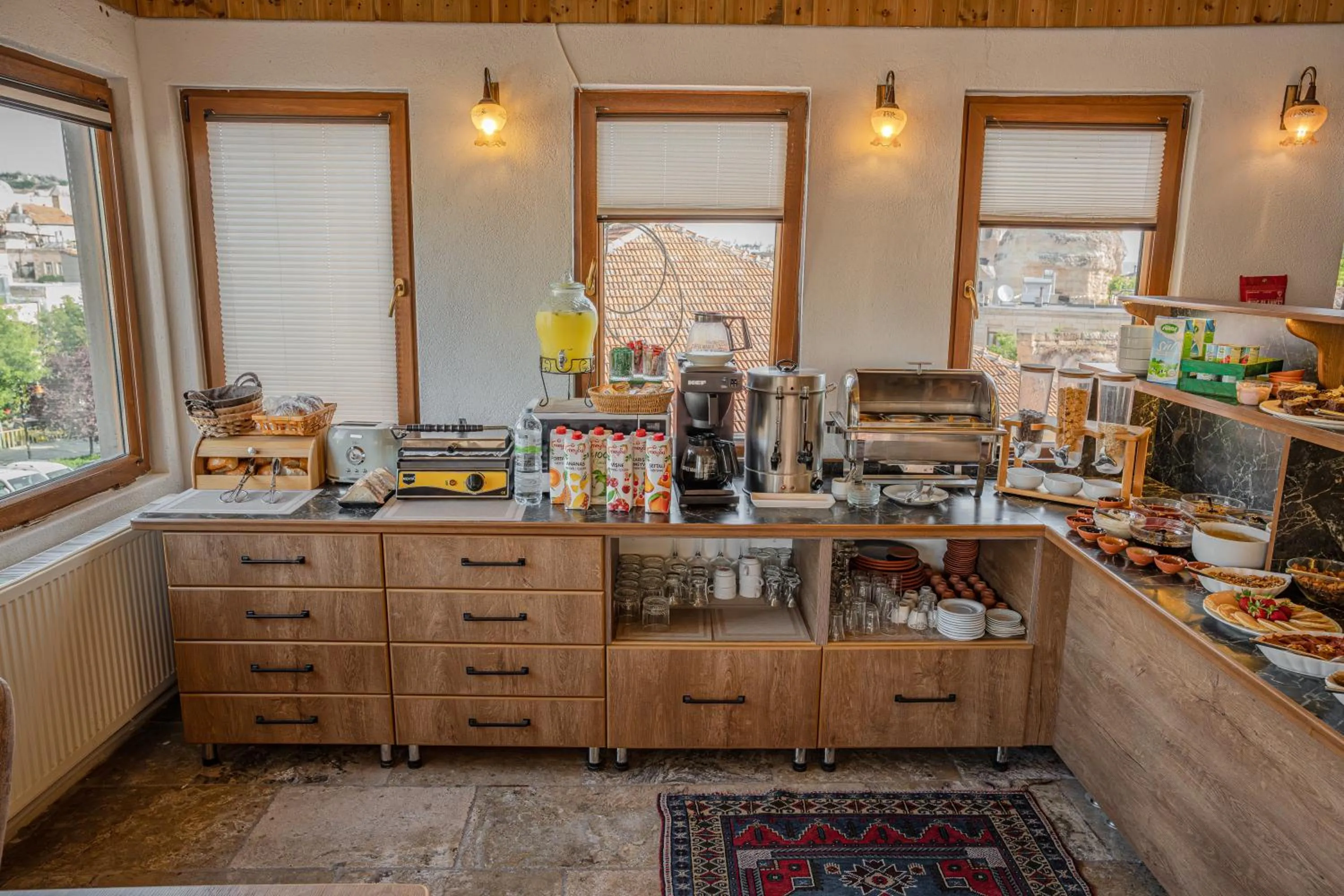 Coffee/tea facilities in Osmanbey Cave House