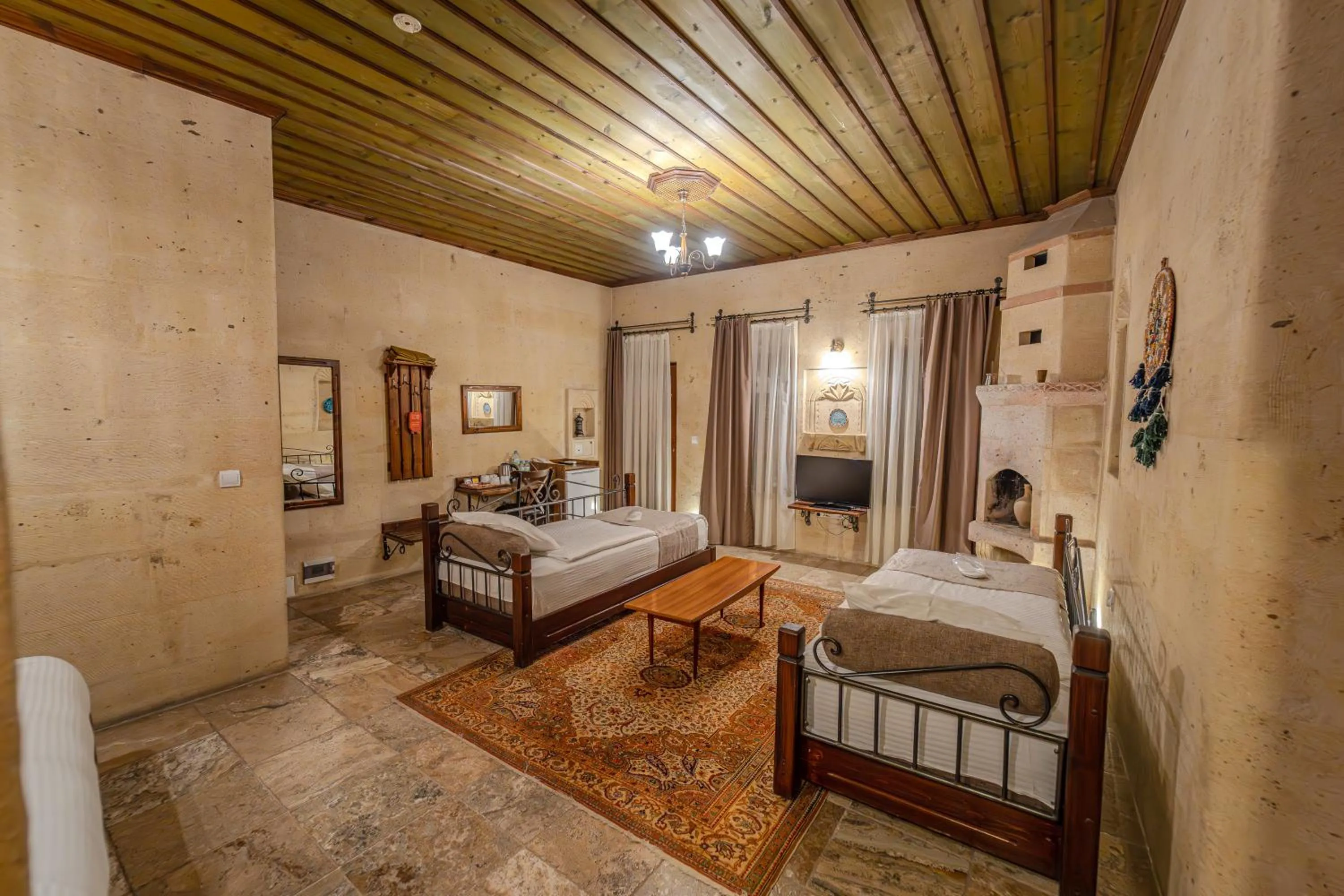 Bedroom, Bed in Osmanbey Cave House