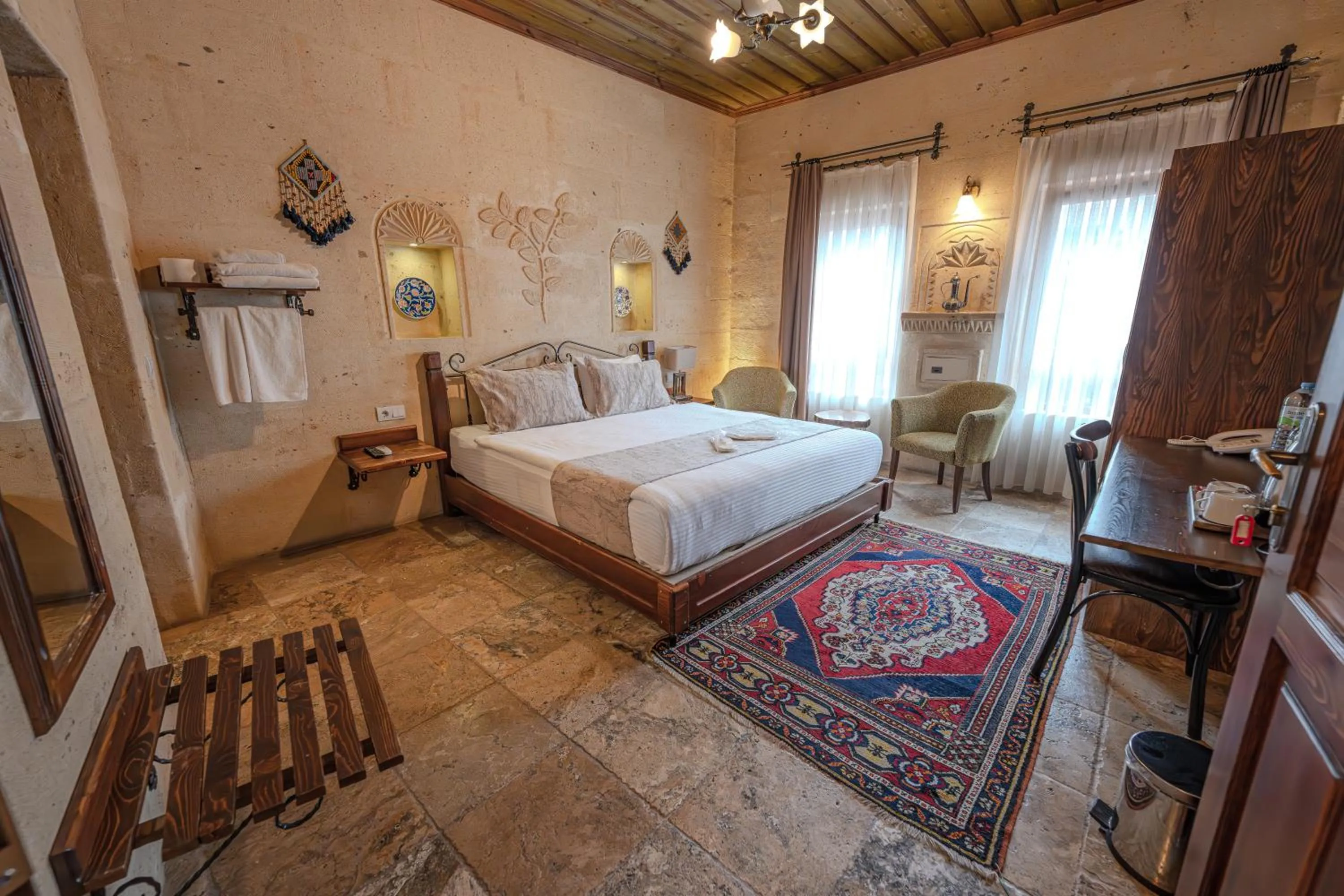 Photo of the whole room, Bed in Osmanbey Cave House