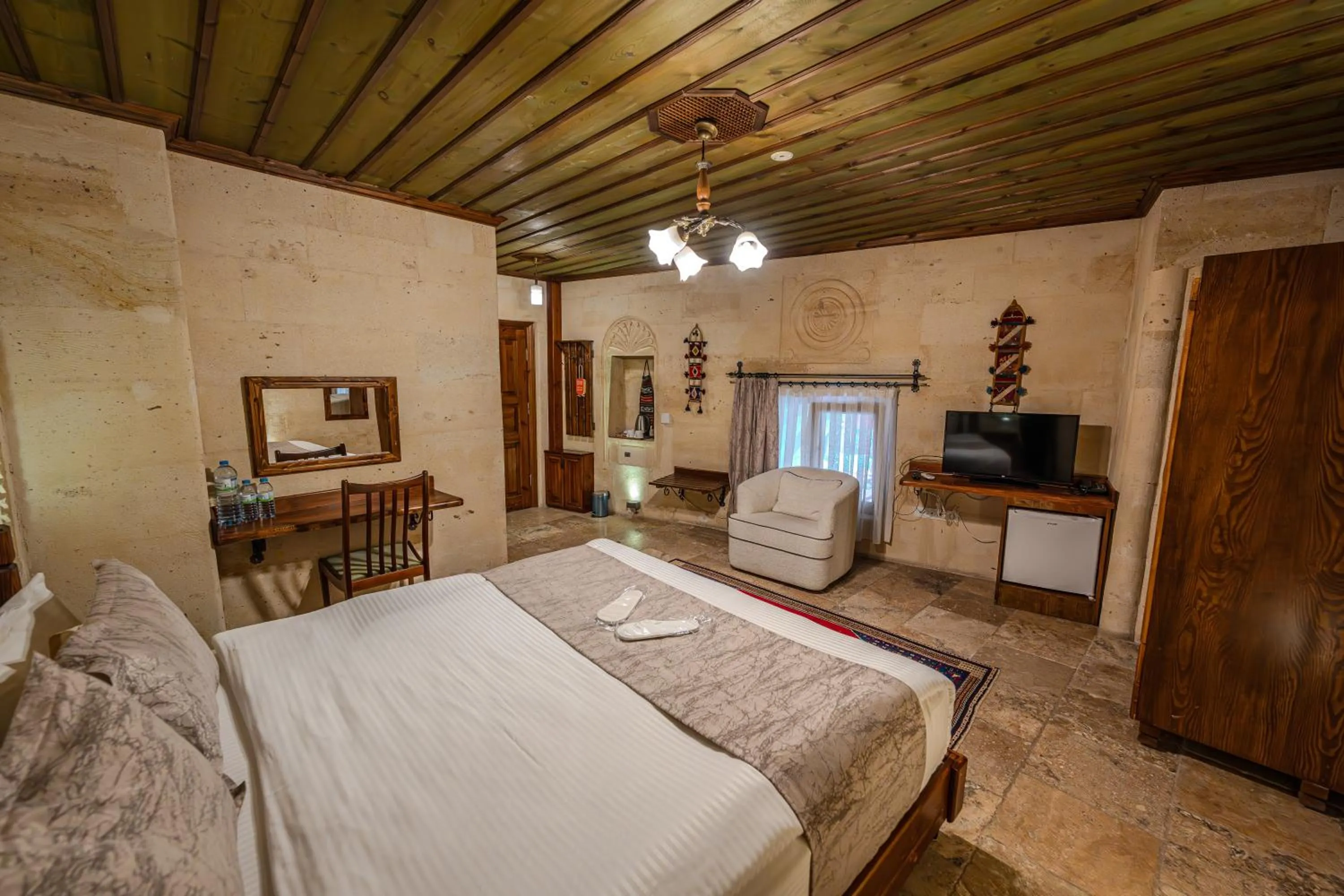 TV and multimedia, Bed in Osmanbey Cave House