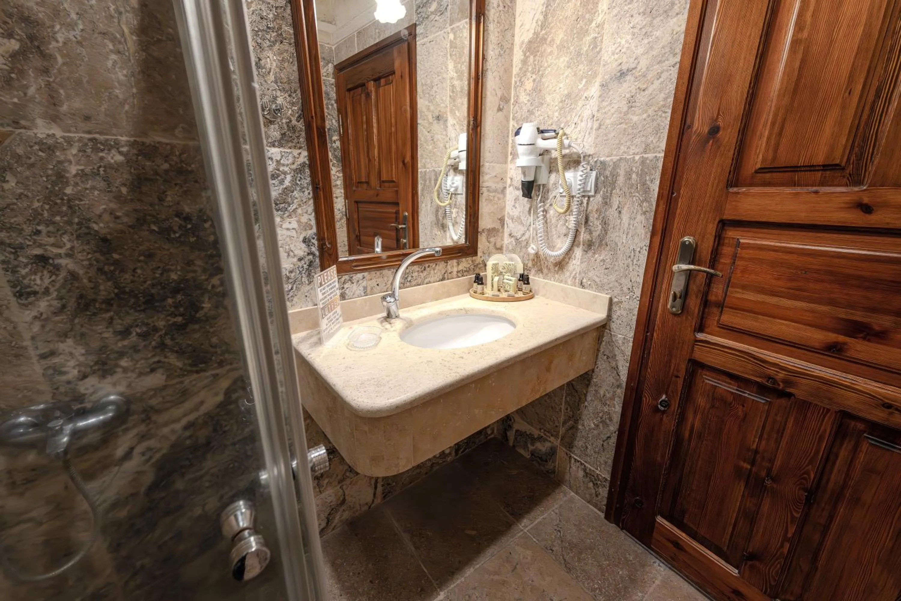 Bathroom in Osmanbey Cave House