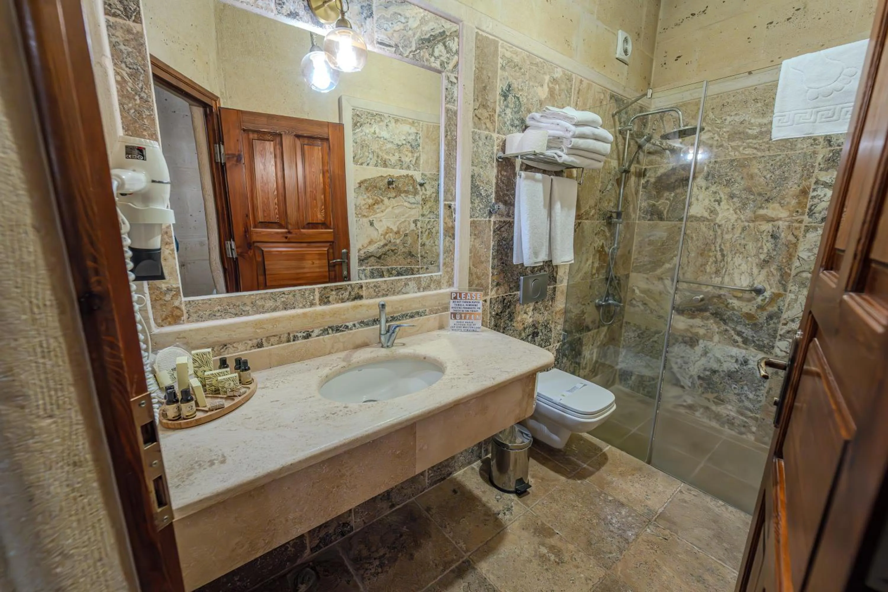 Bathroom in Osmanbey Cave House
