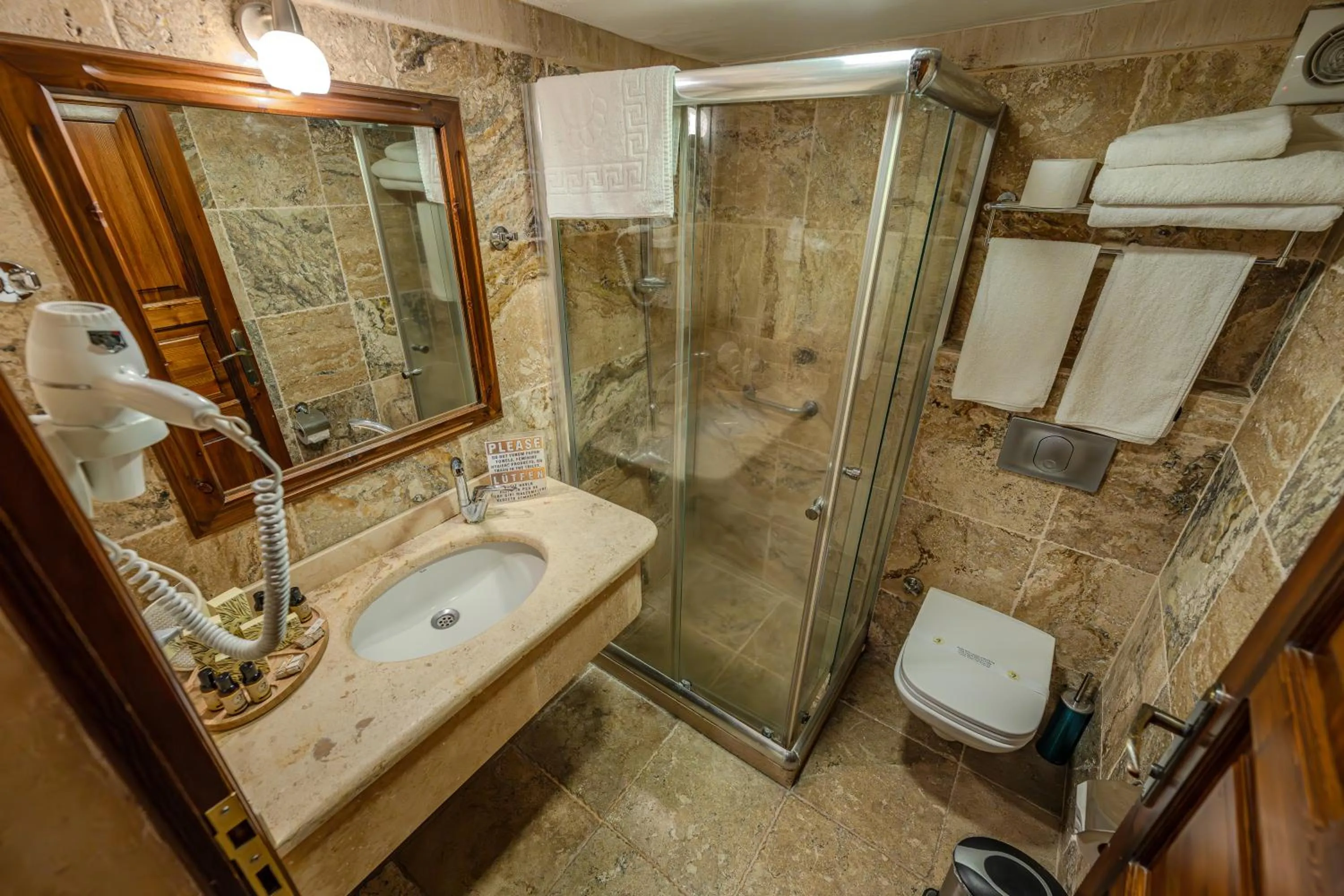 Bathroom in Osmanbey Cave House