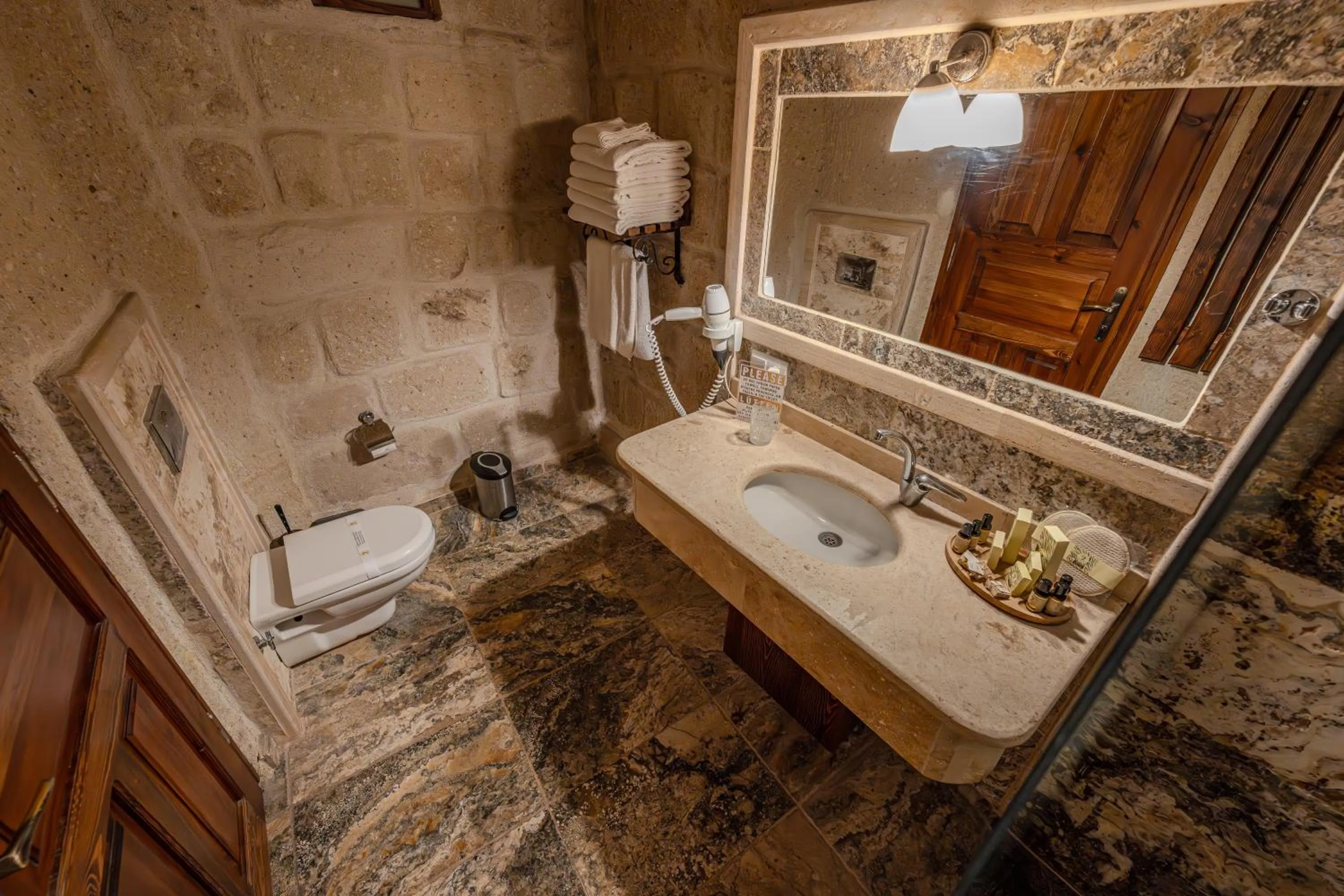 Toilet in Osmanbey Cave House