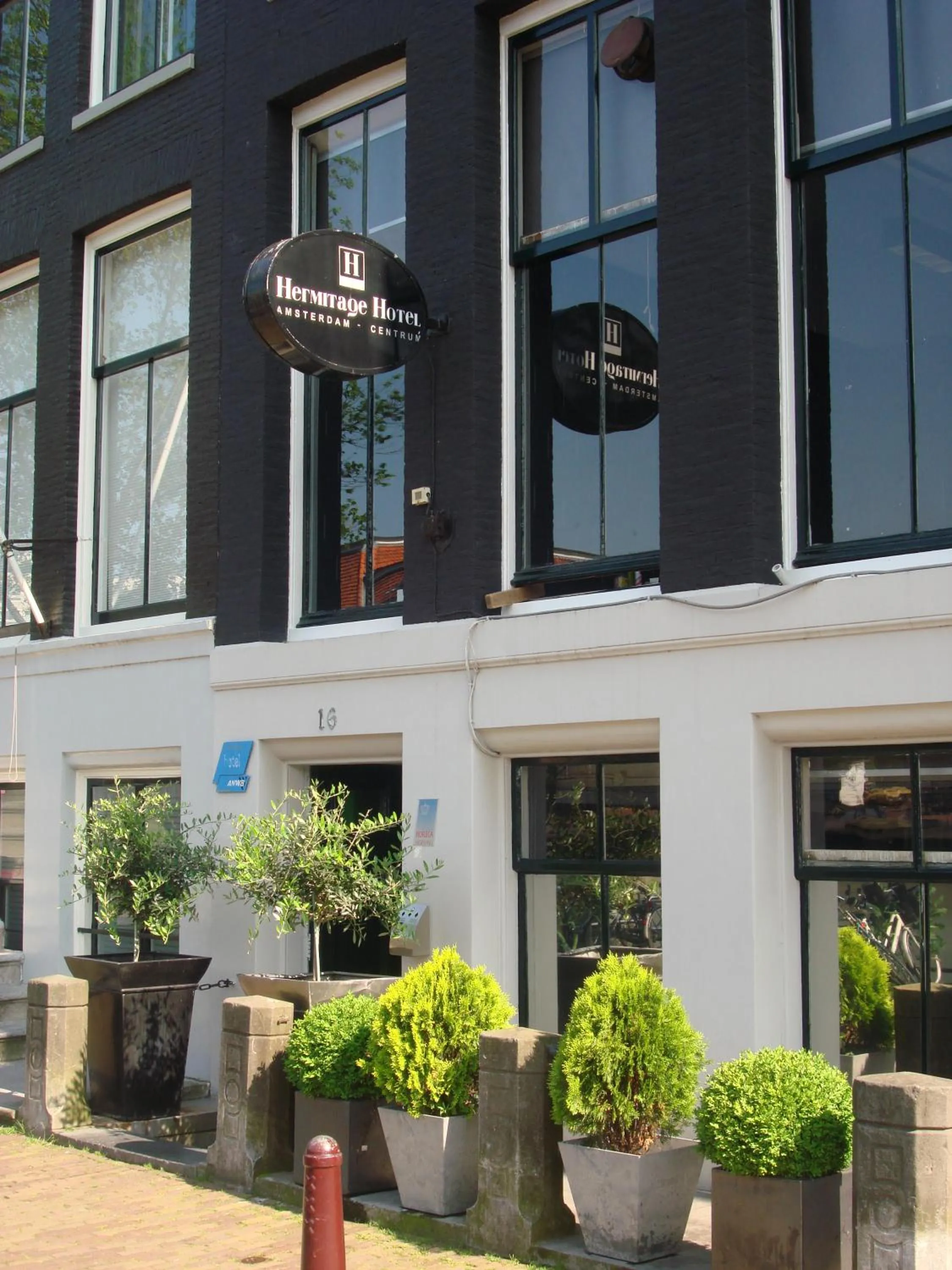 Facade/entrance in Hotel Hermitage Amsterdam