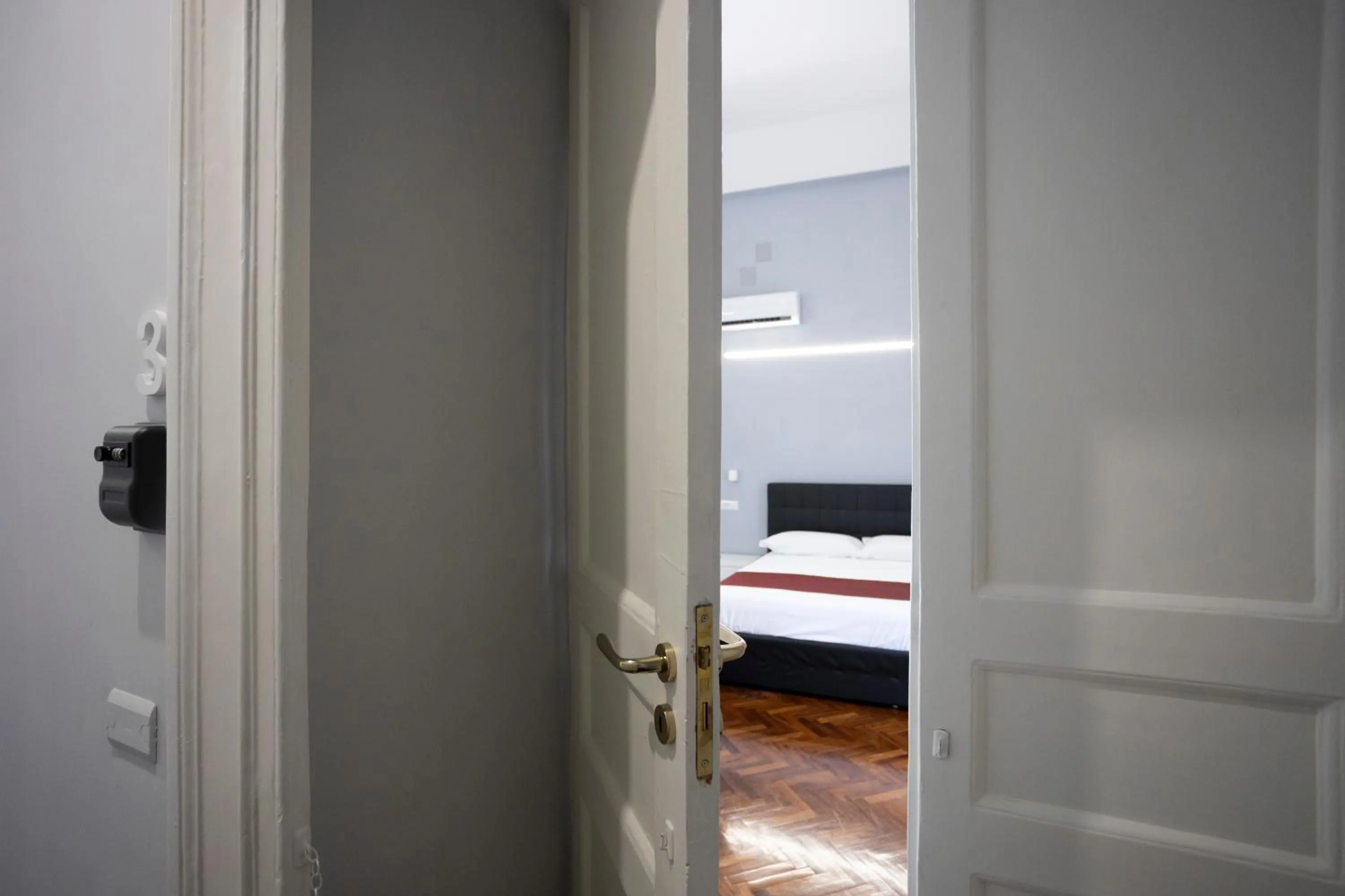 Photo of the whole room, Bed in La Chambre Duomo