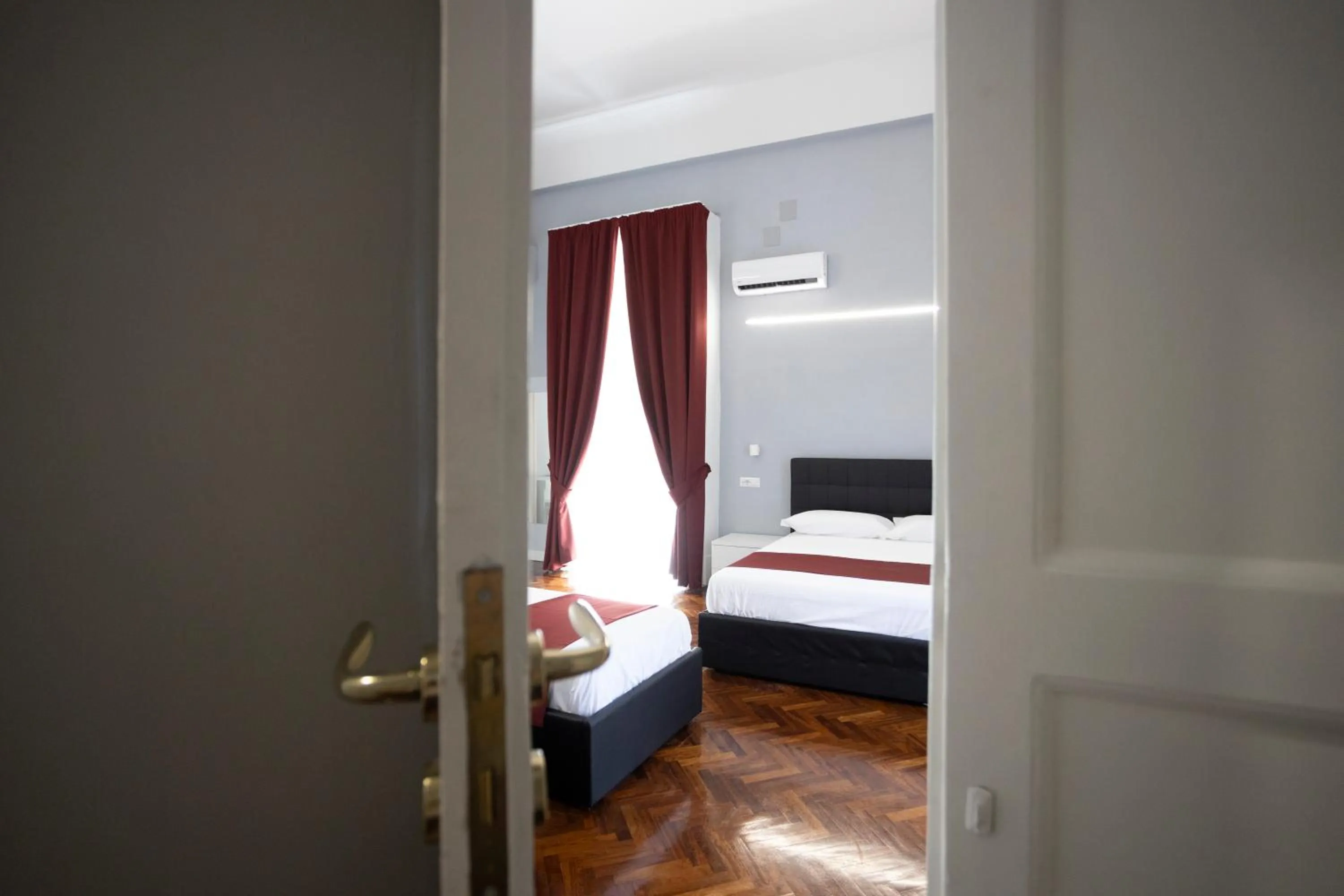 Photo of the whole room, Bed in La Chambre Duomo