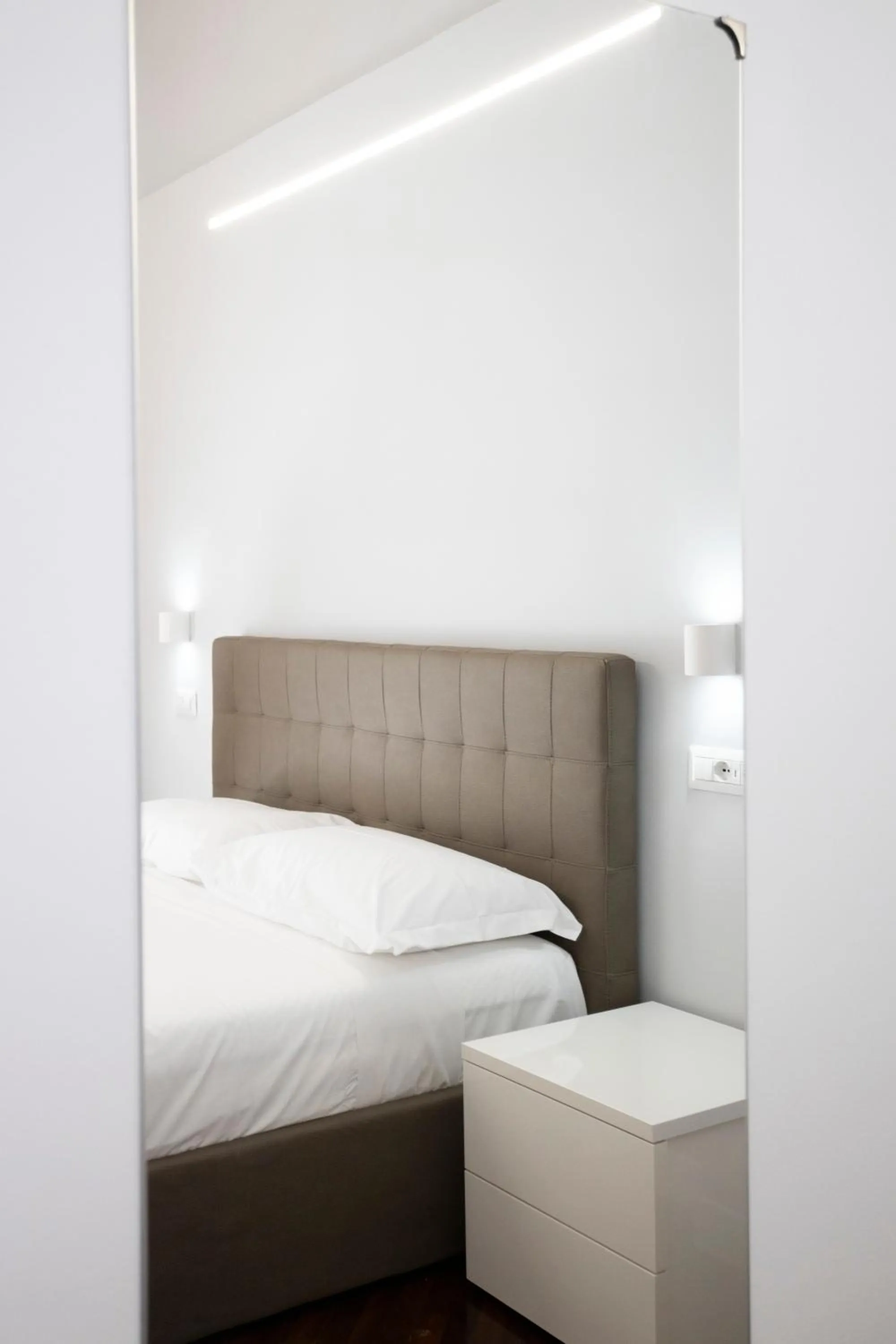 Photo of the whole room, Bed in La Chambre Duomo